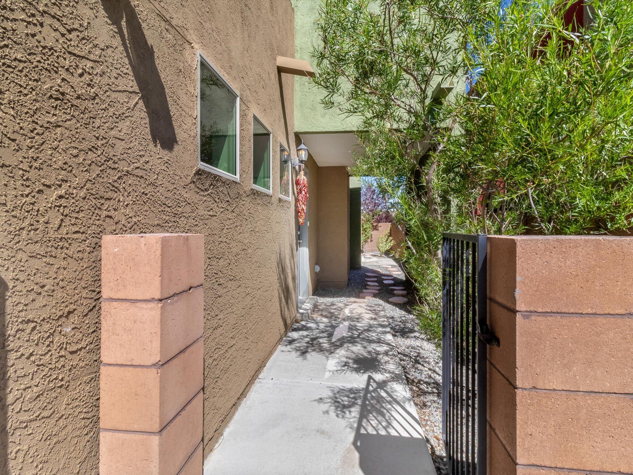 1547 Borrego Drive SE