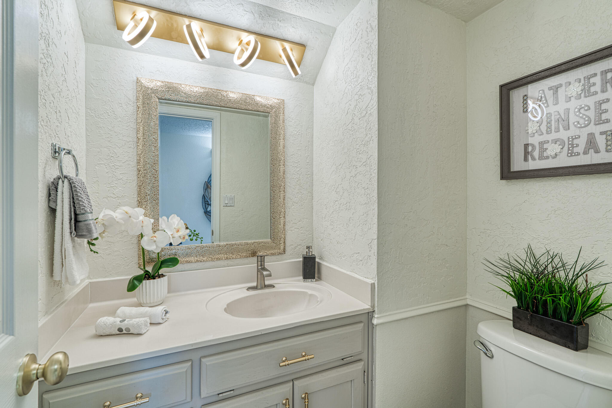 4512 Agate Hills Road NW