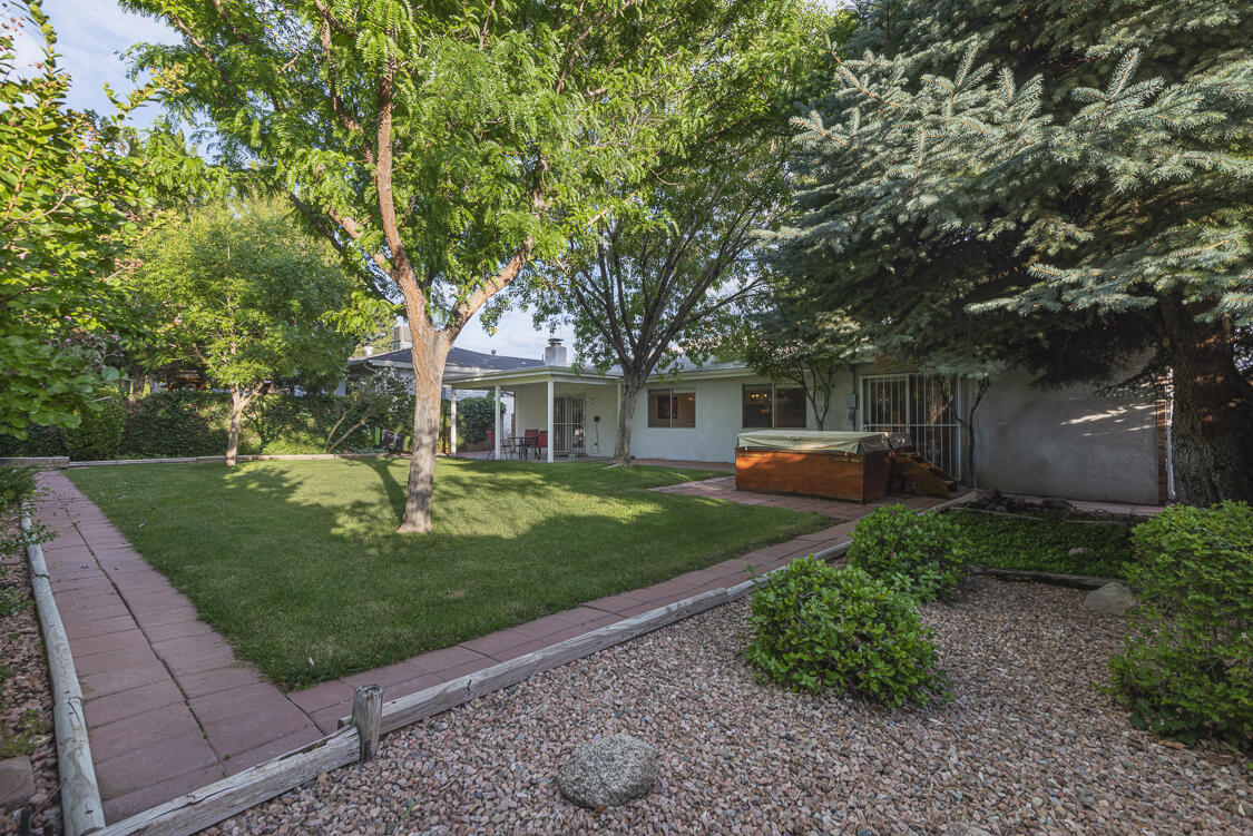 6605 Luella Anne Drive NE