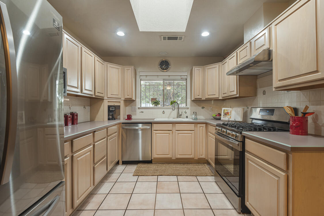 6605 Luella Anne Drive NE