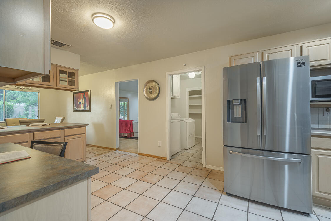 6605 Luella Anne Drive NE