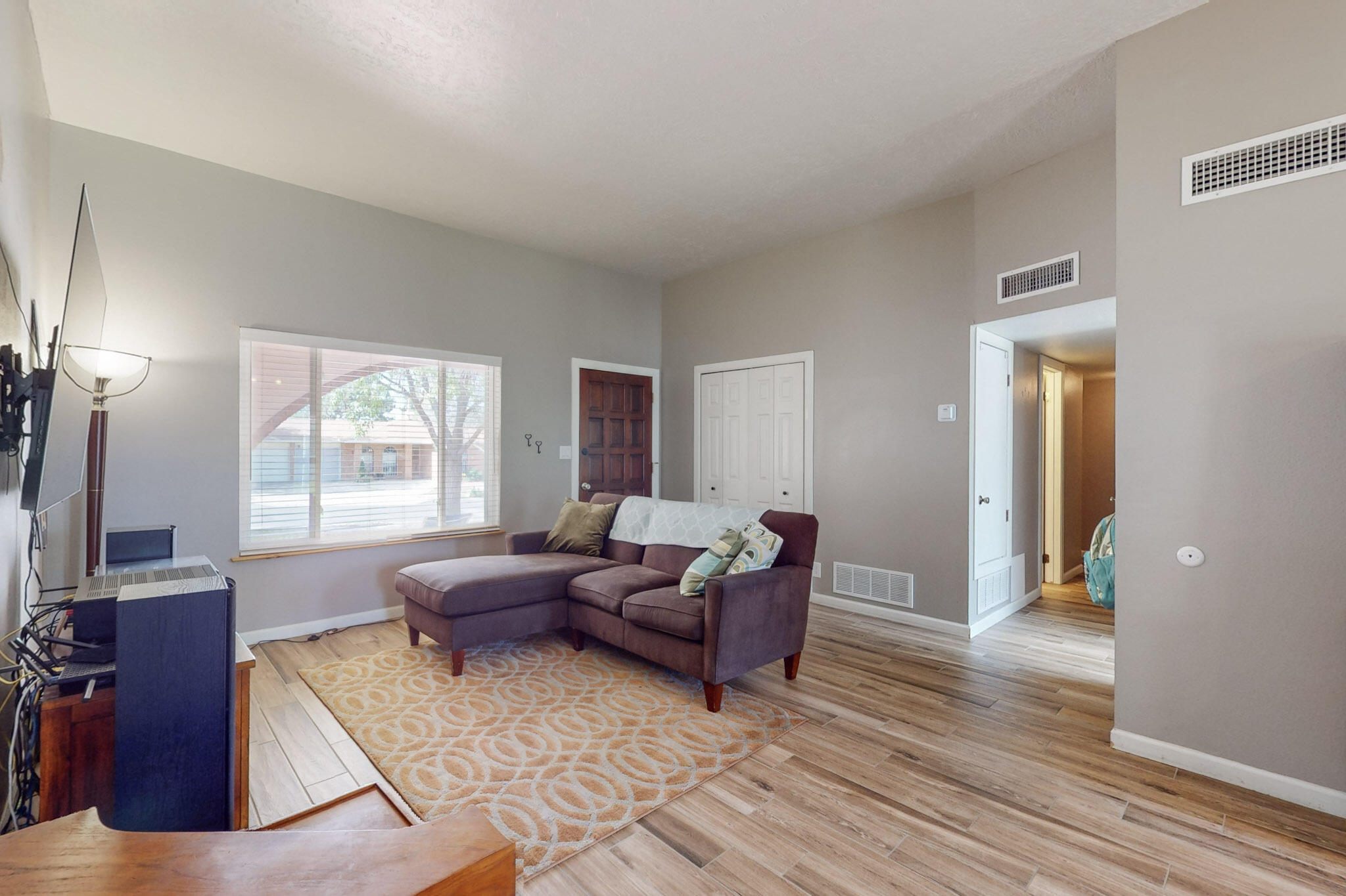 11129 Newcomb Avenue NE