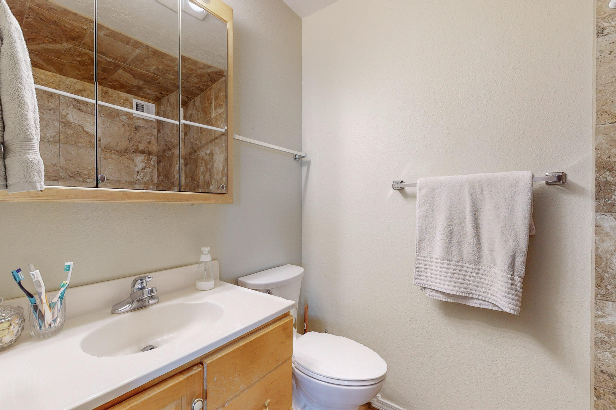 11129 Newcomb Avenue NE