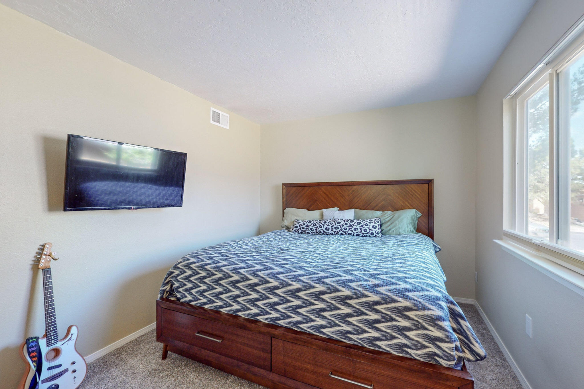 11129 Newcomb Avenue NE