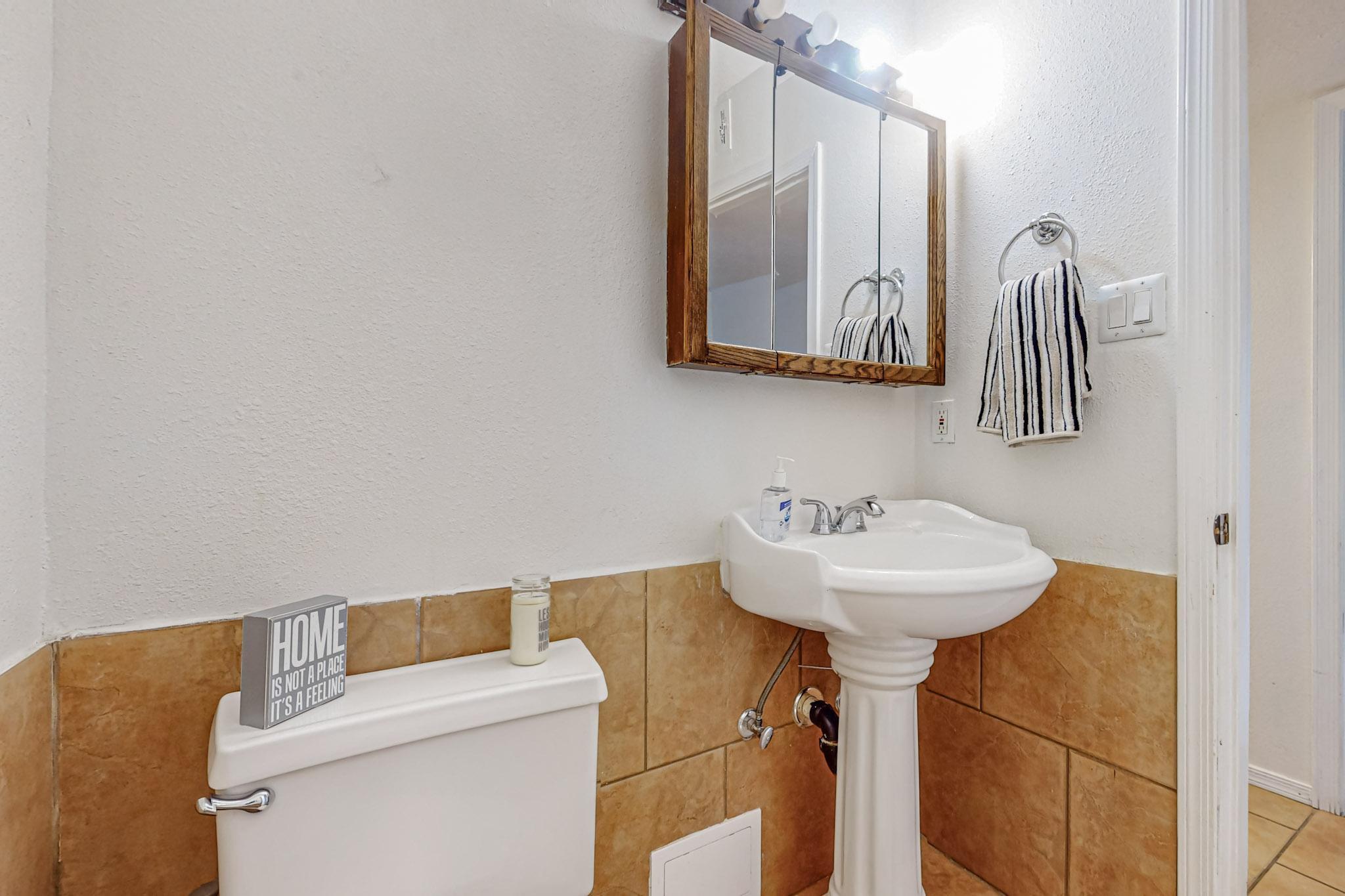 704 Paseo Del Mar NE