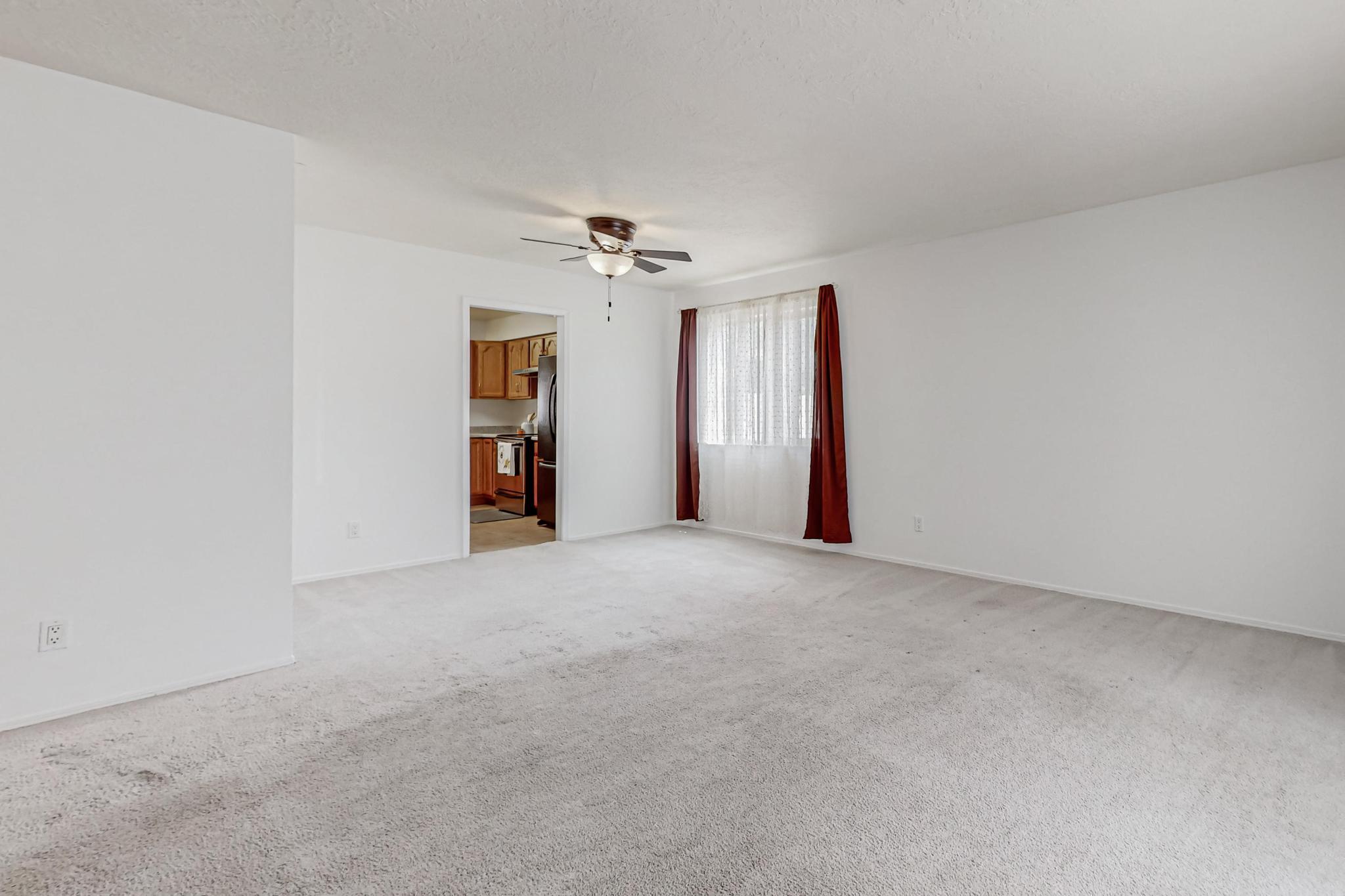 704 Paseo Del Mar NE