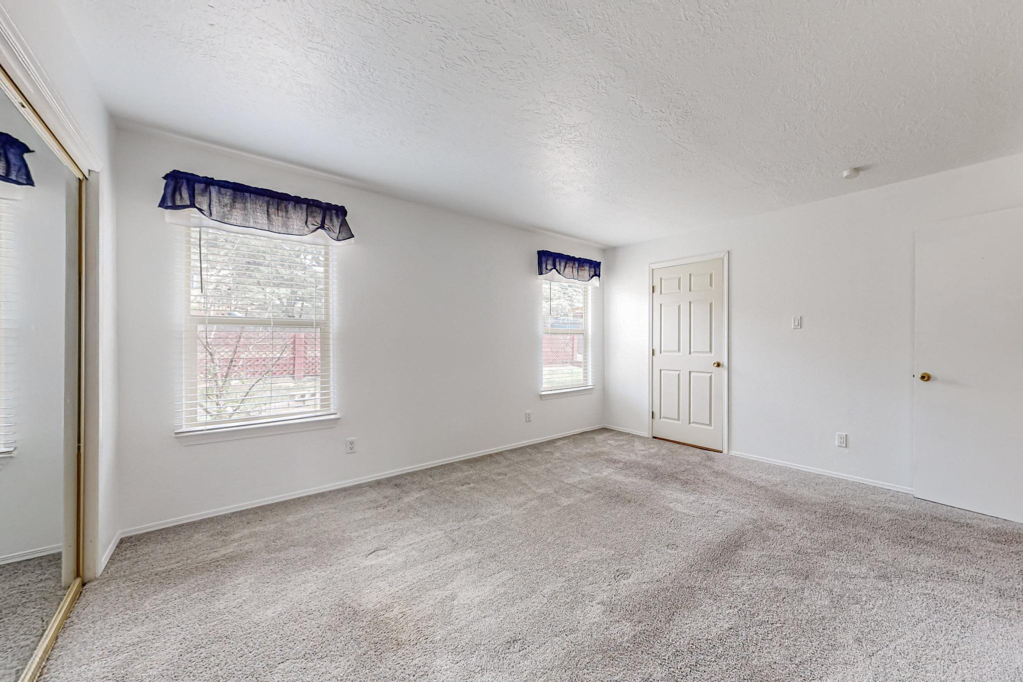 704 Paseo Del Mar NE