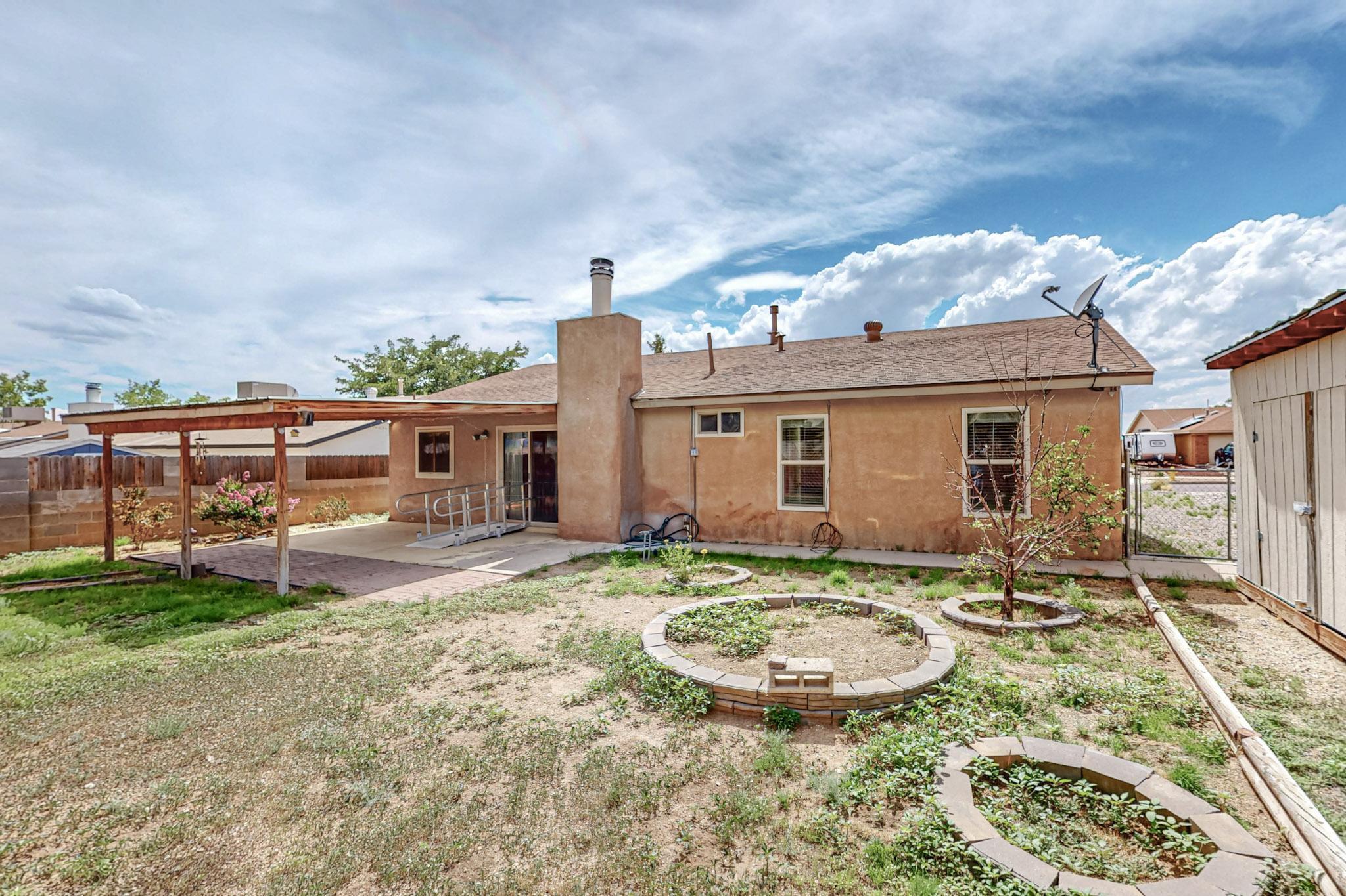 704 Paseo Del Mar NE
