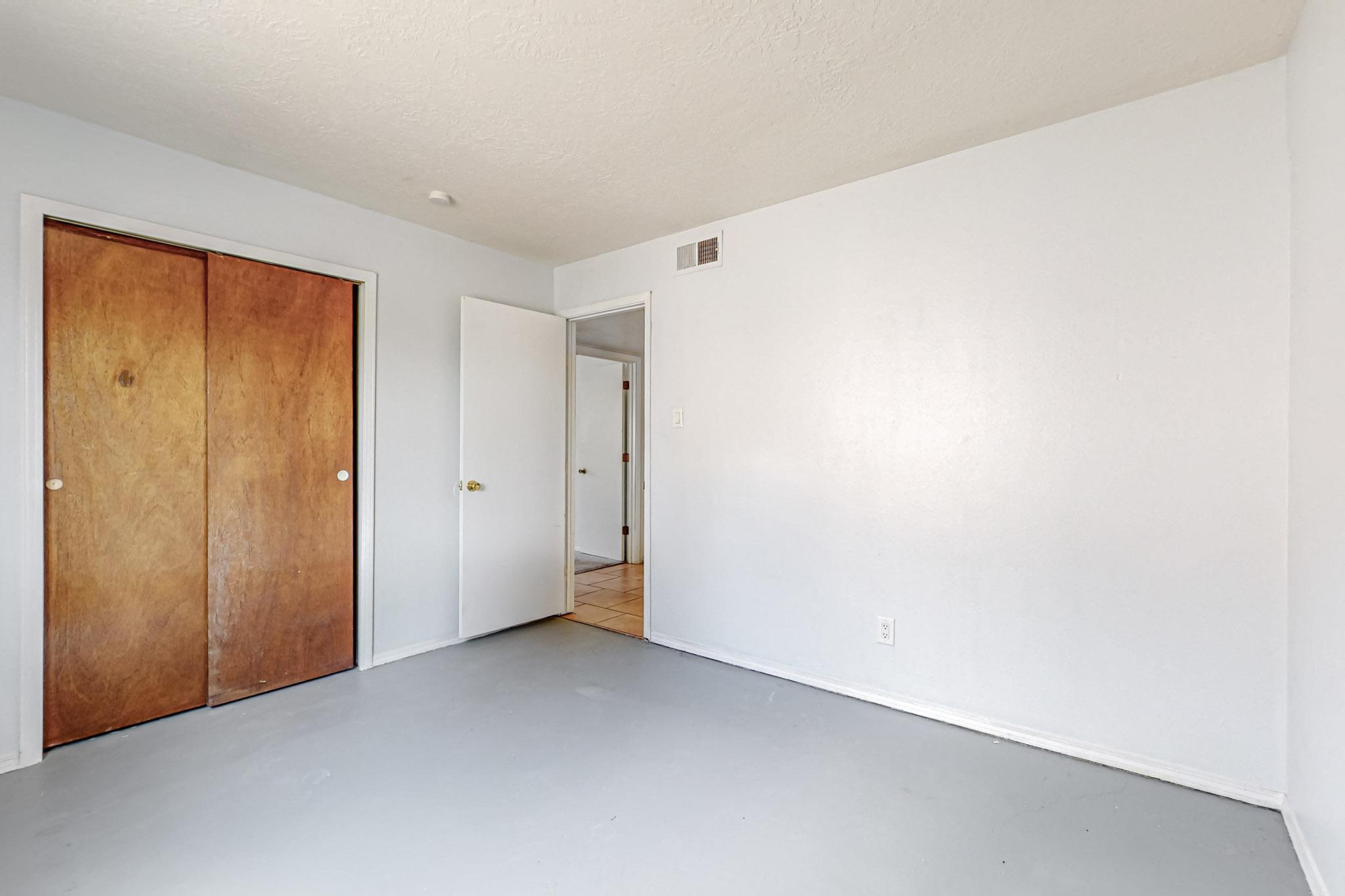 704 Paseo Del Mar NE