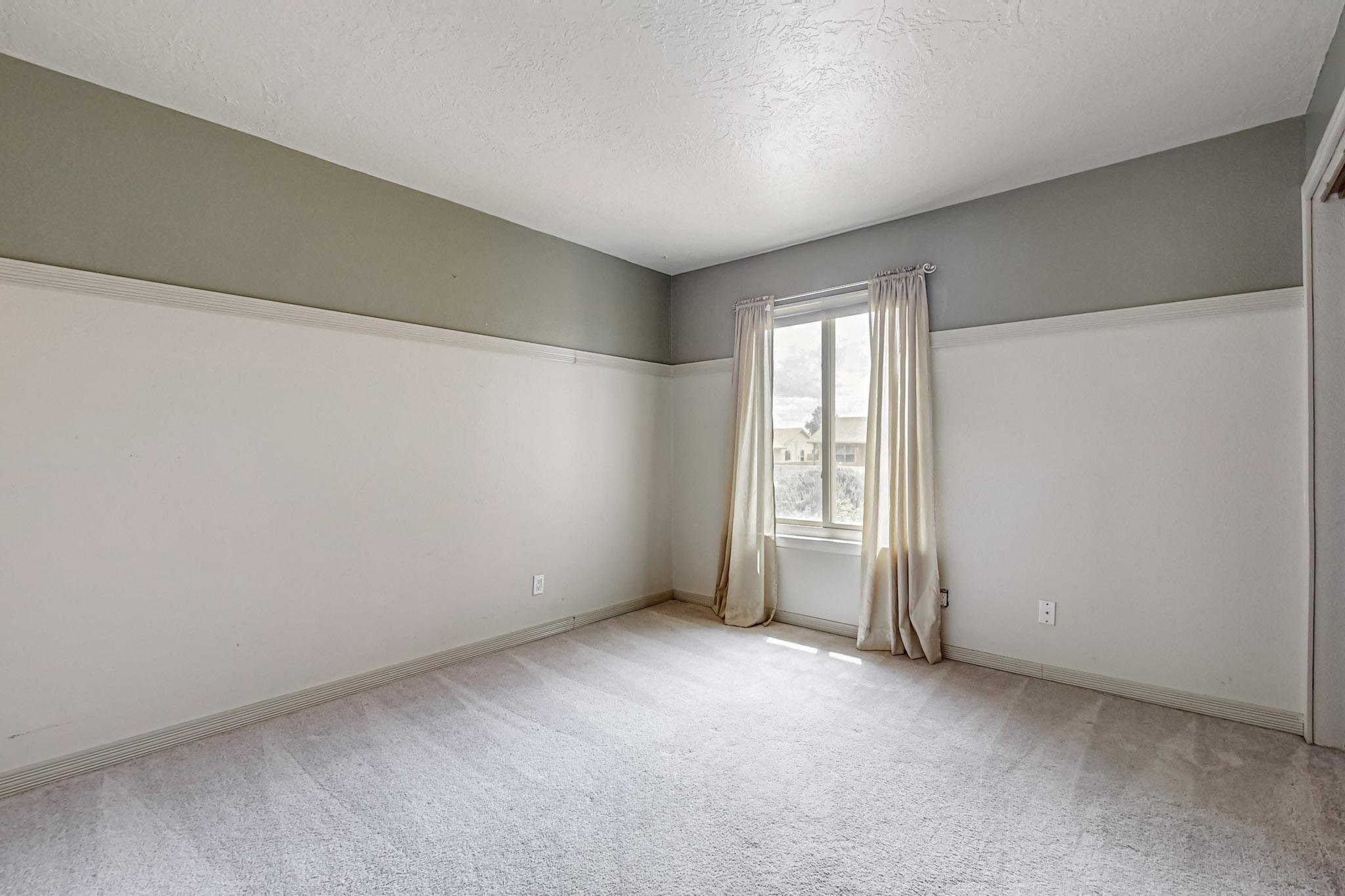 704 Paseo Del Mar NE