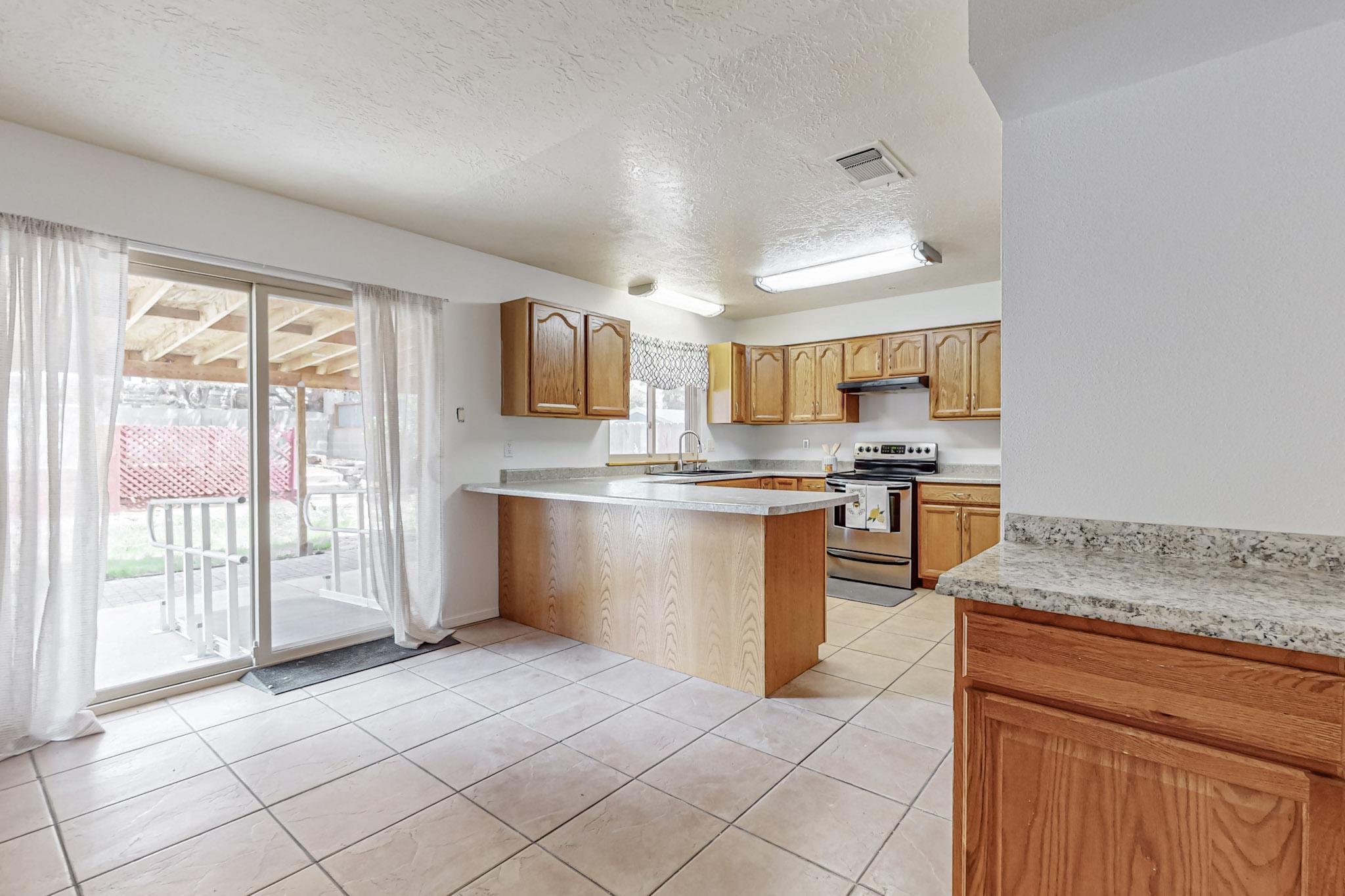 704 Paseo Del Mar NE