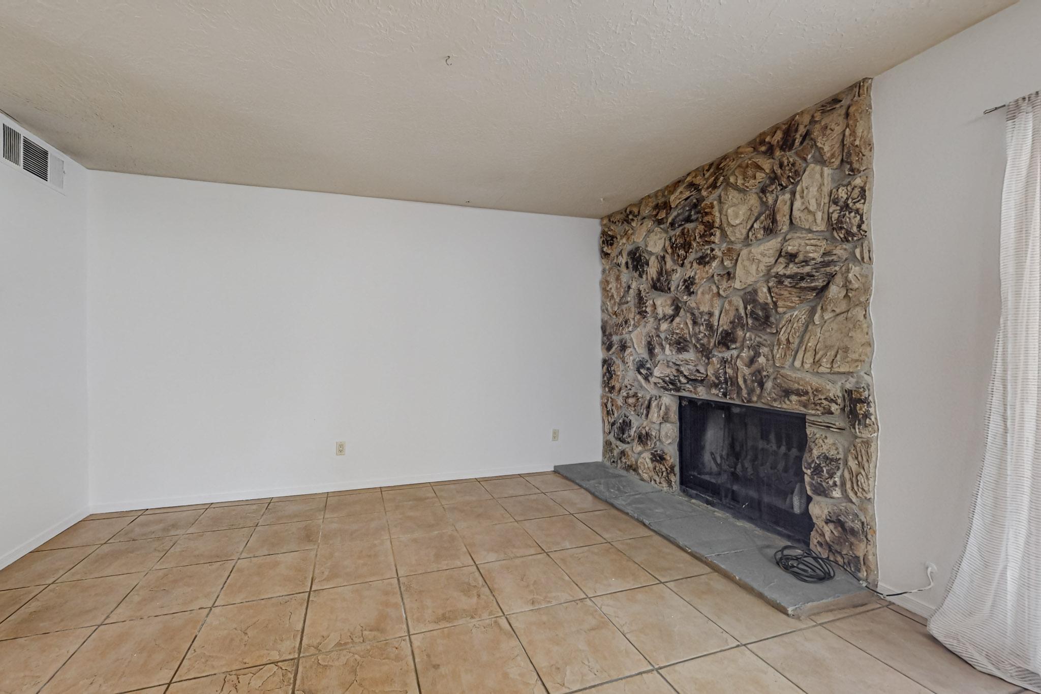 704 Paseo Del Mar NE