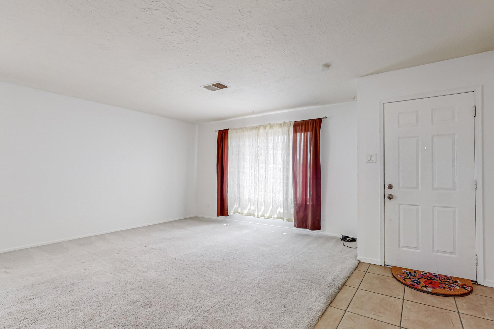704 Paseo Del Mar NE