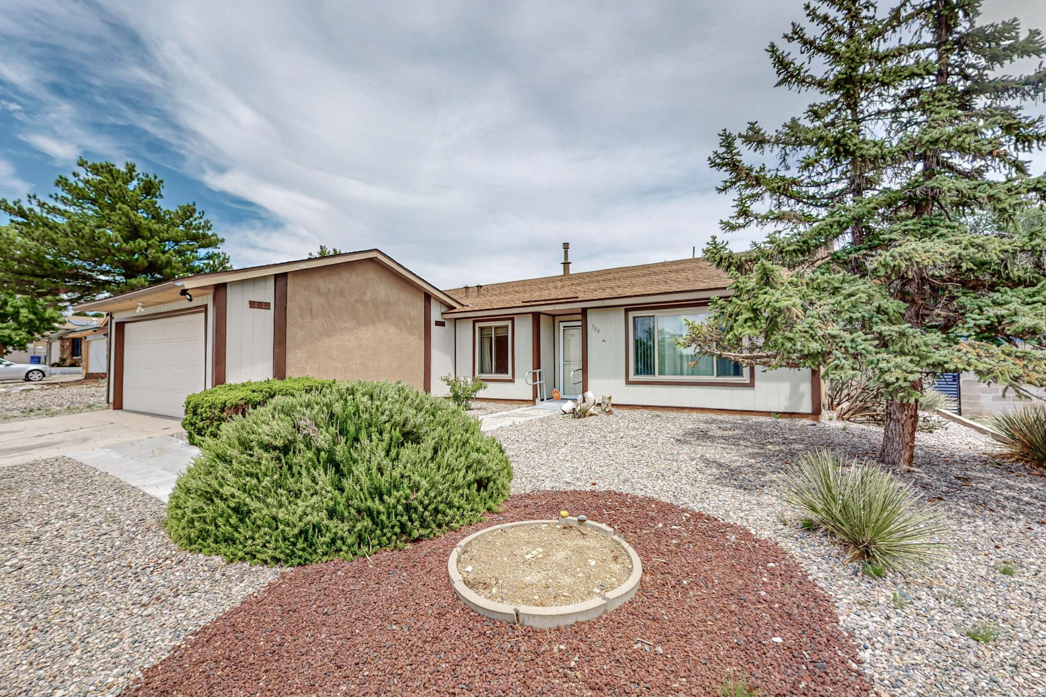 704 Paseo Del Mar NE