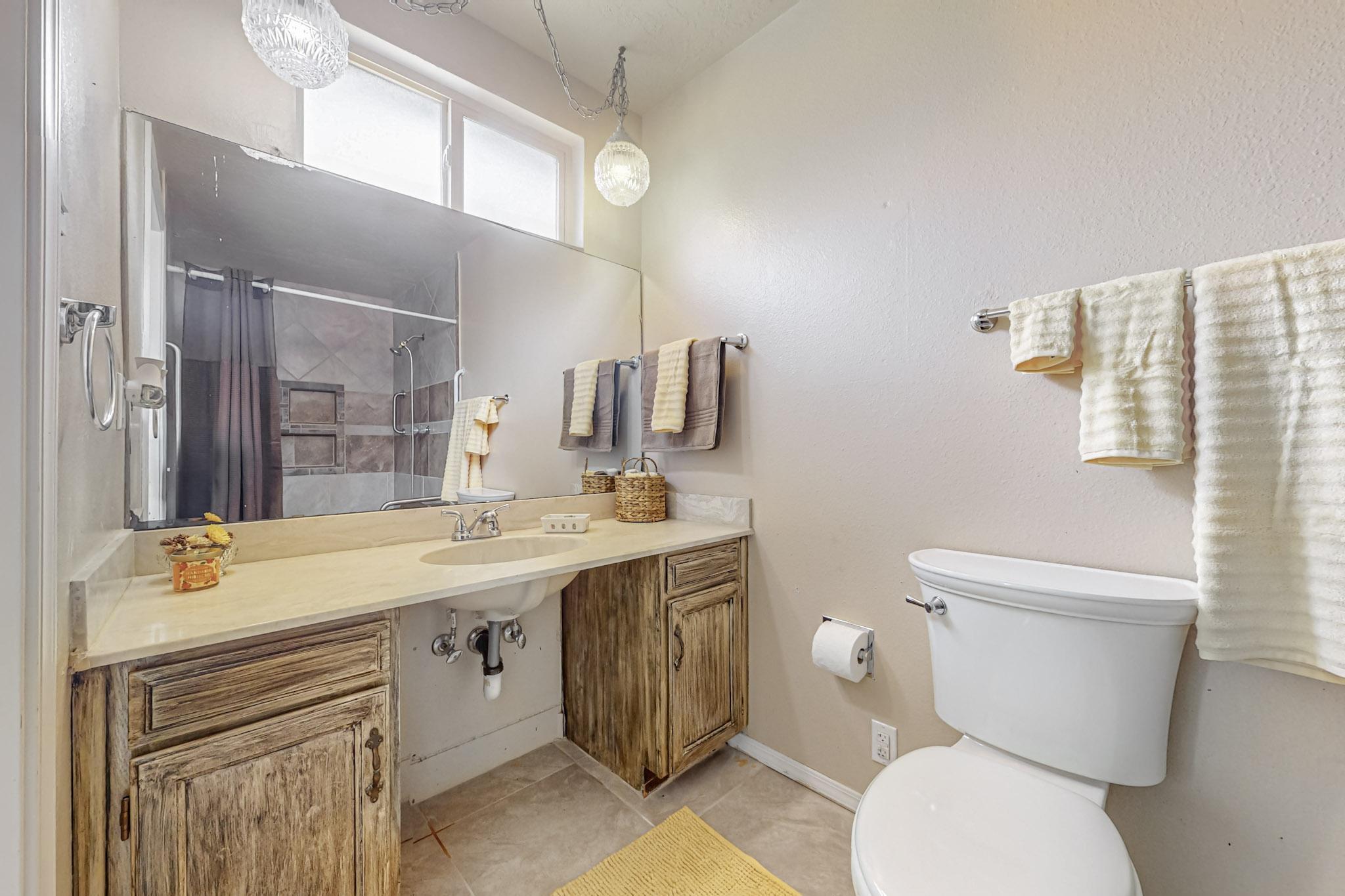 704 Paseo Del Mar NE