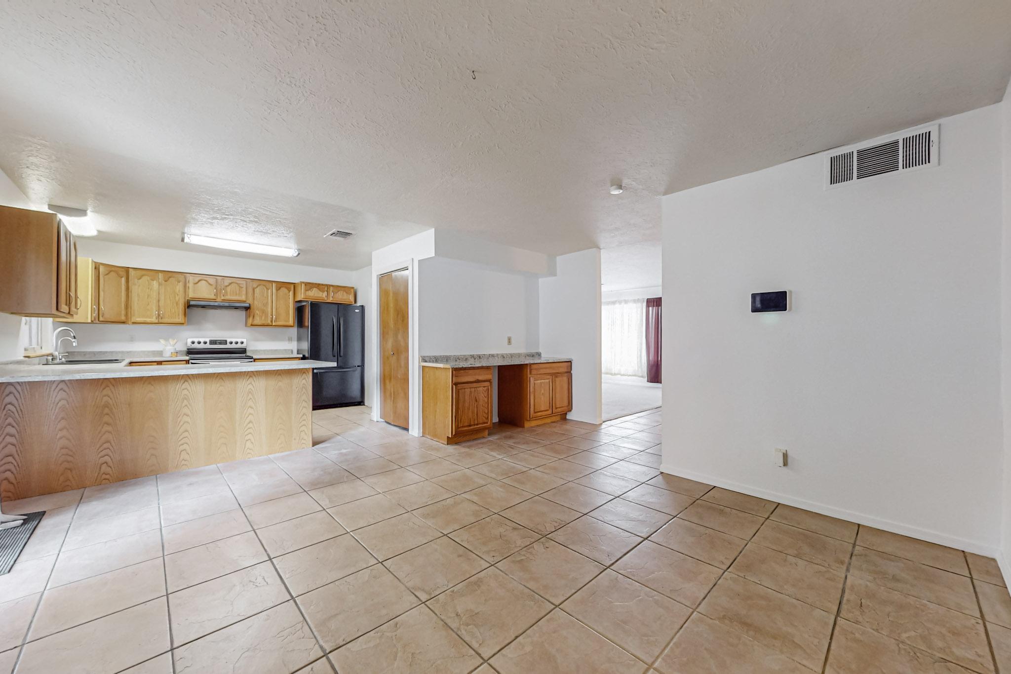 704 Paseo Del Mar NE