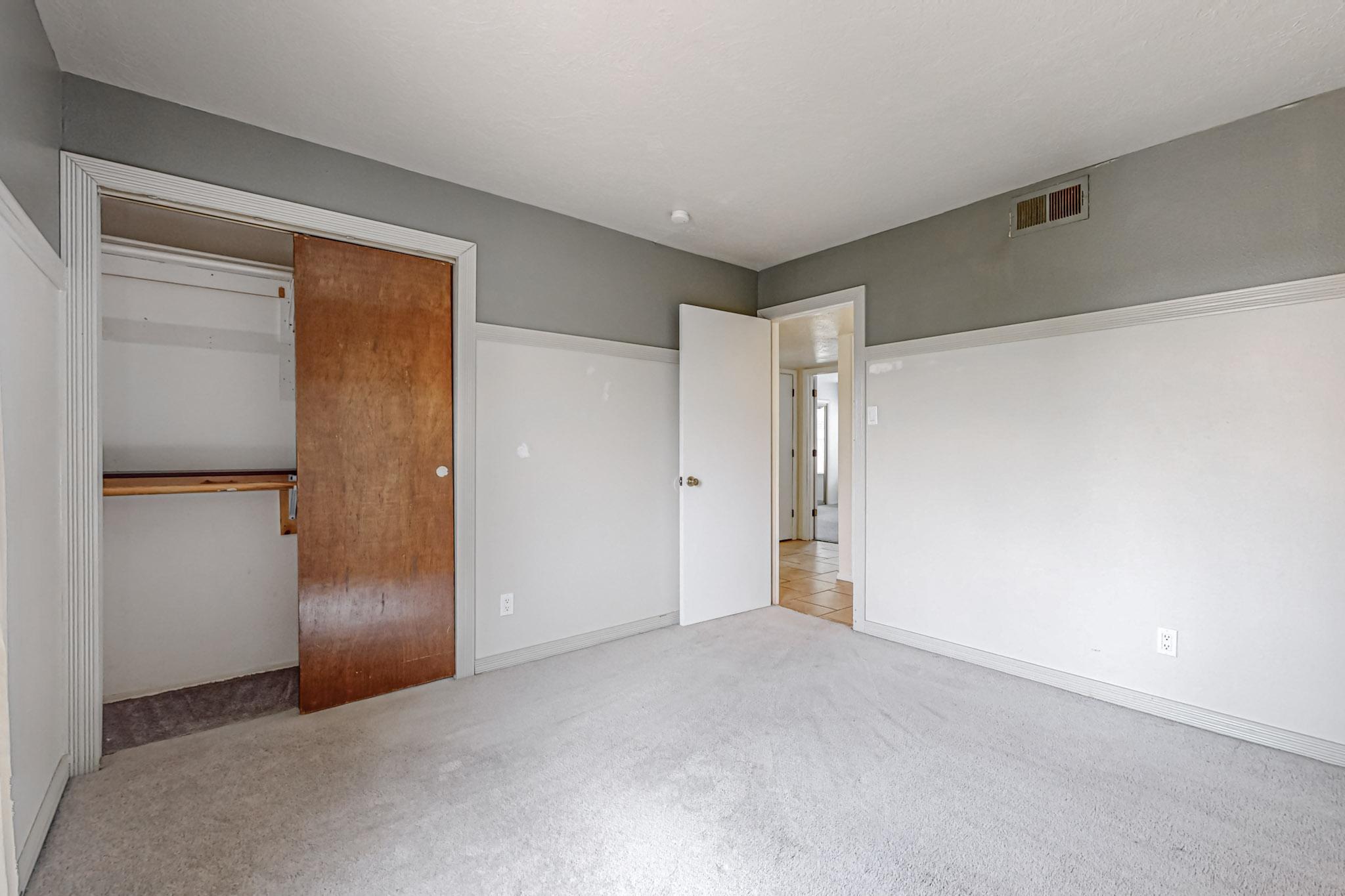 704 Paseo Del Mar NE