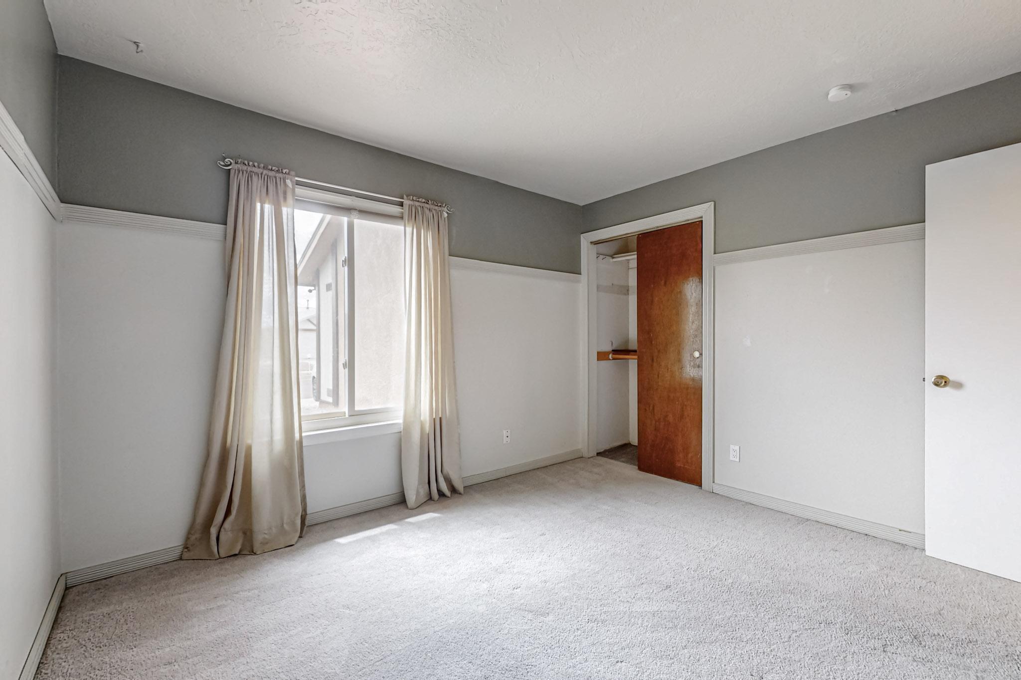 704 Paseo Del Mar NE