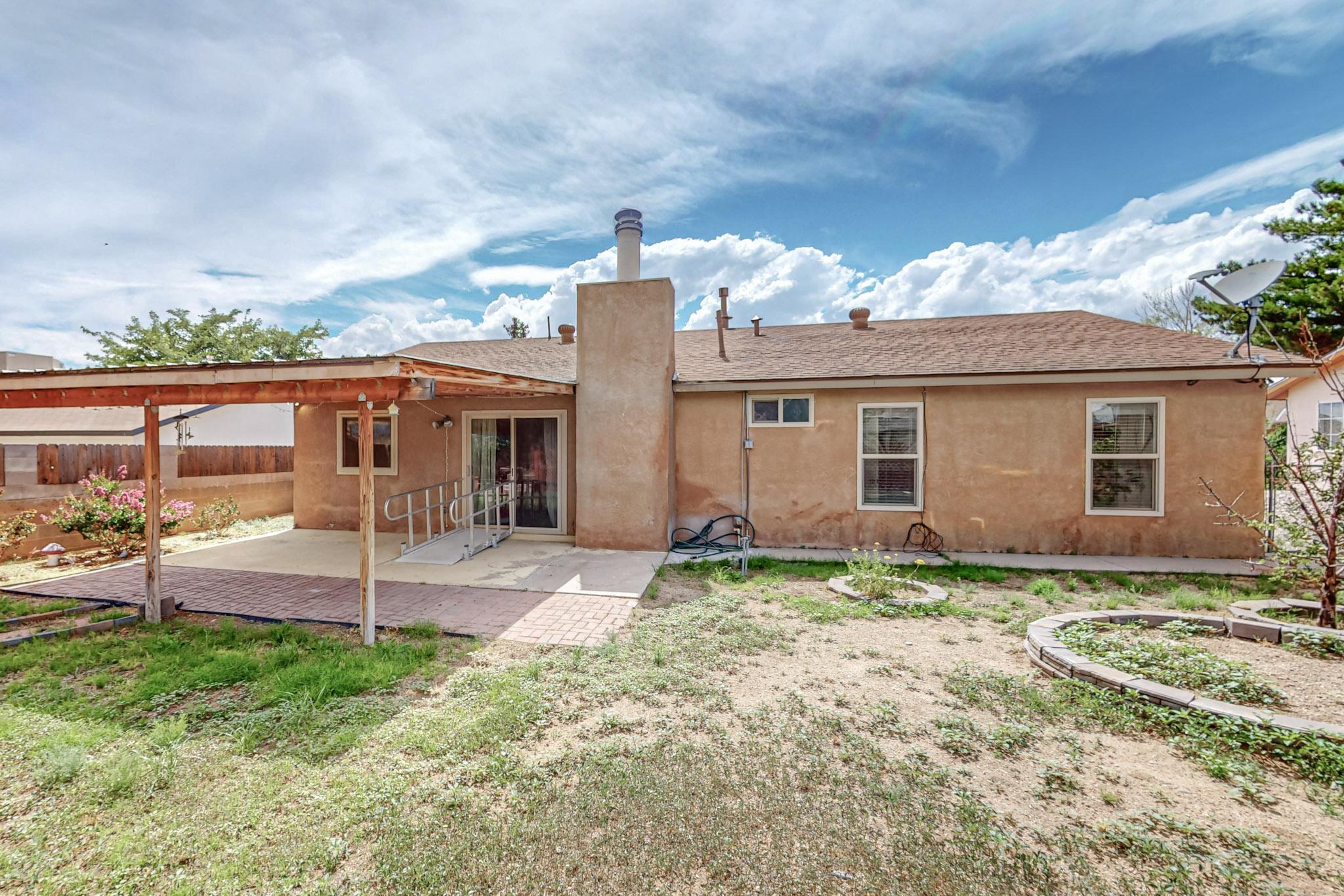 704 Paseo Del Mar NE