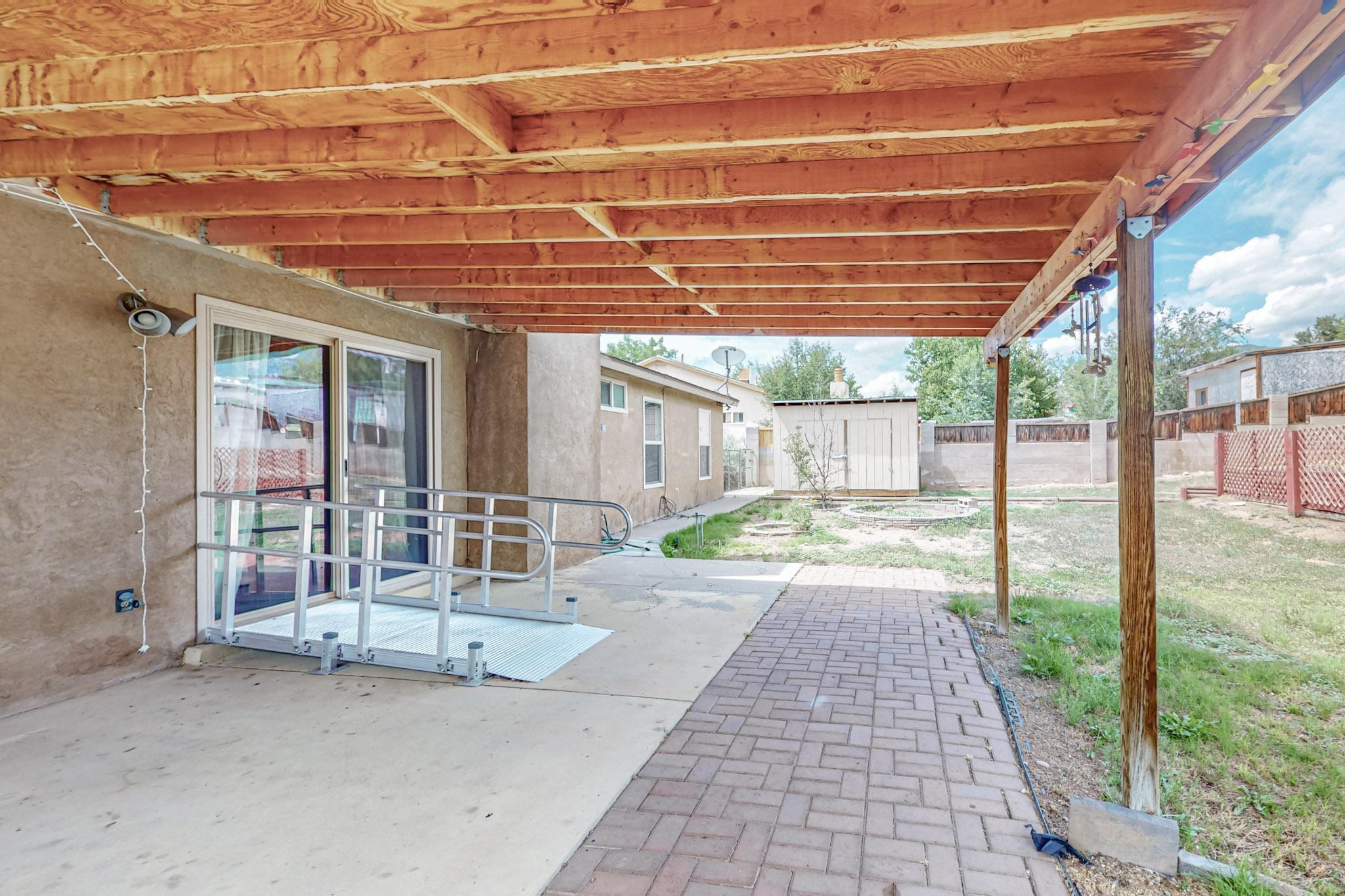 704 Paseo Del Mar NE
