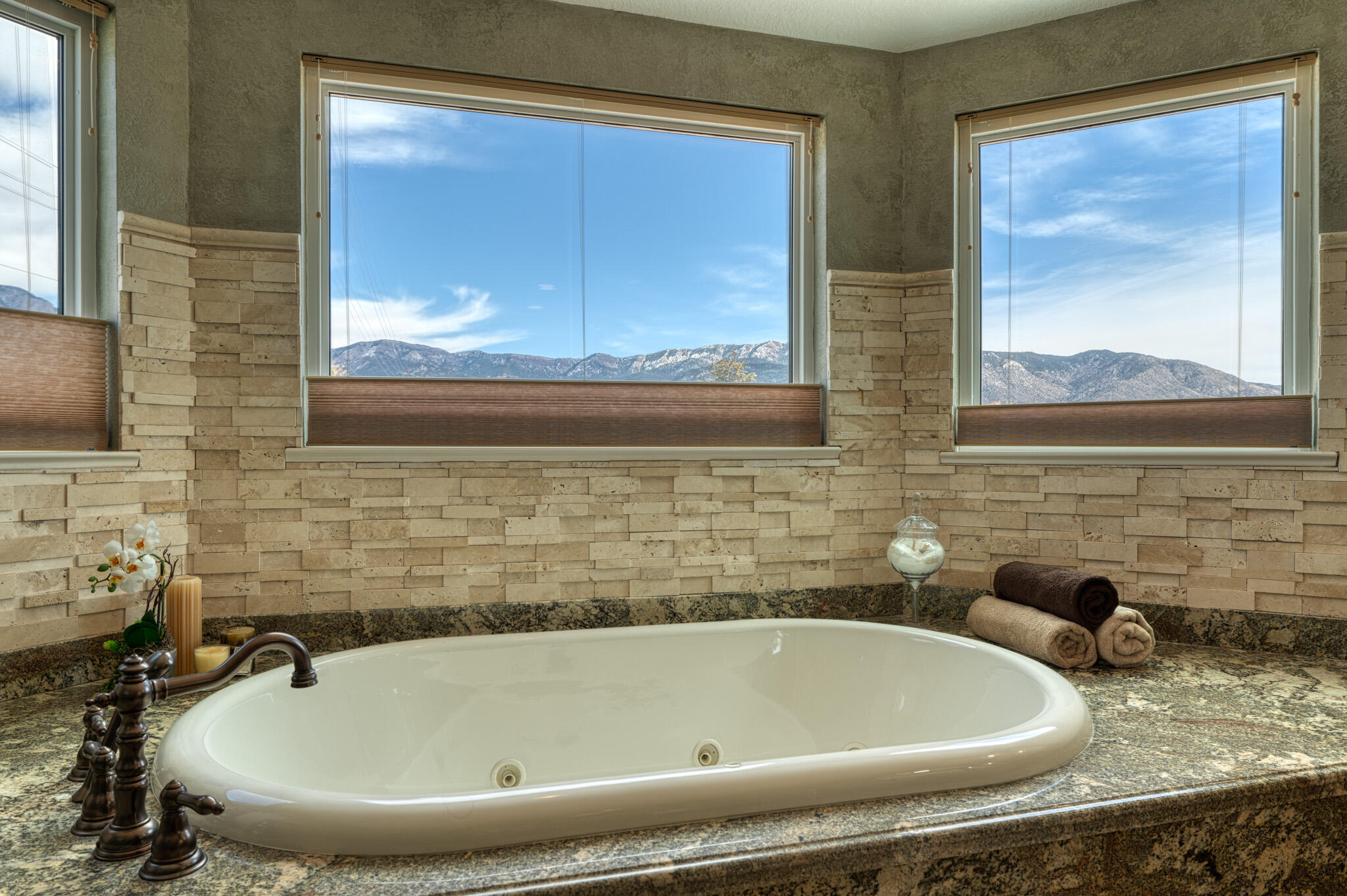 7029 Moon Glow Court NE