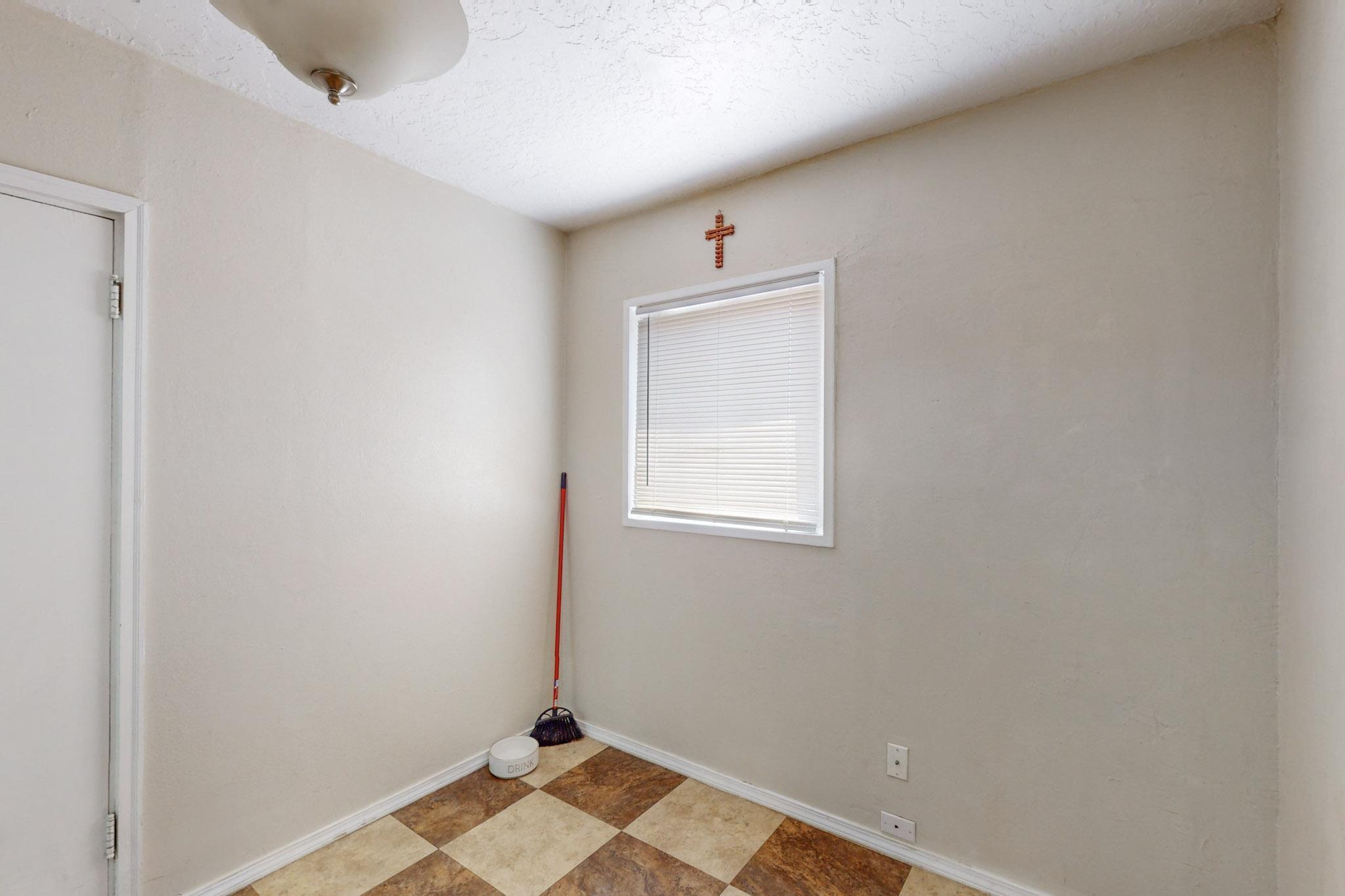 5700 Euclid Avenue NE