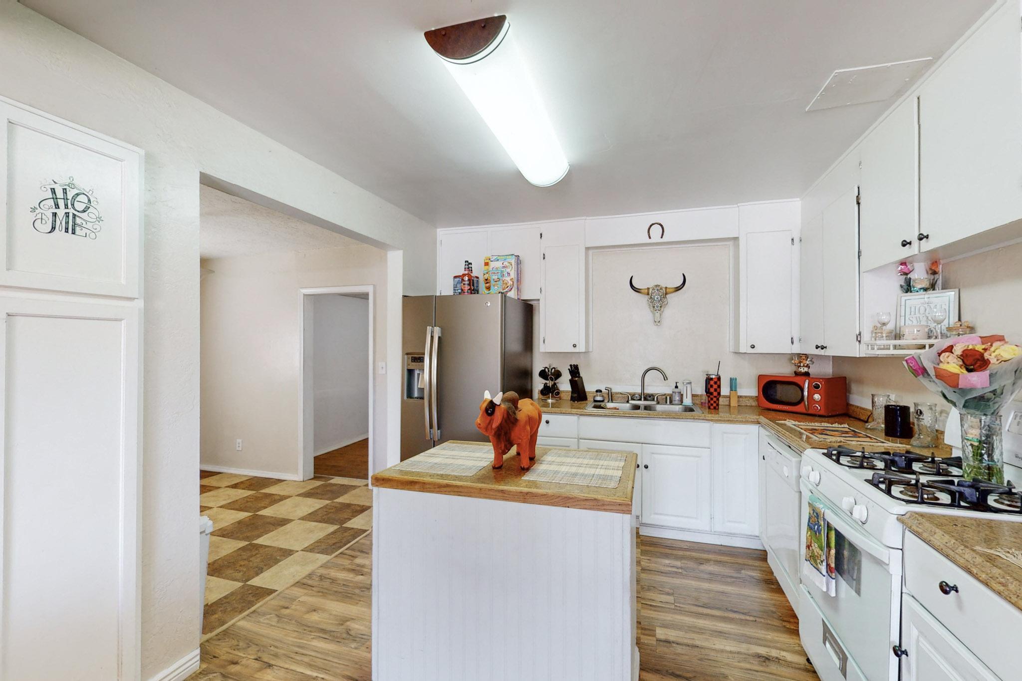 5700 Euclid Avenue NE