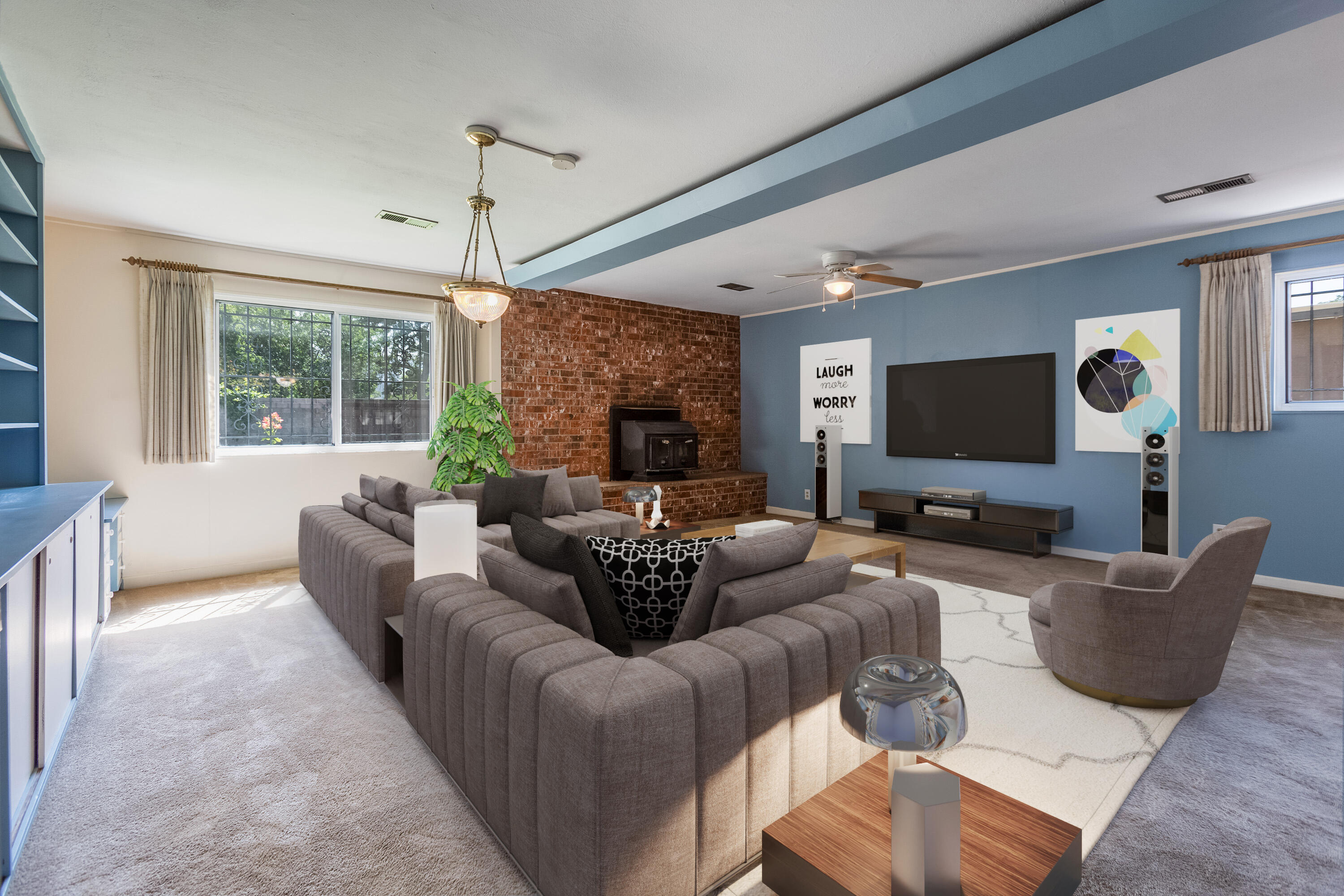 1915 Valencia Drive NE