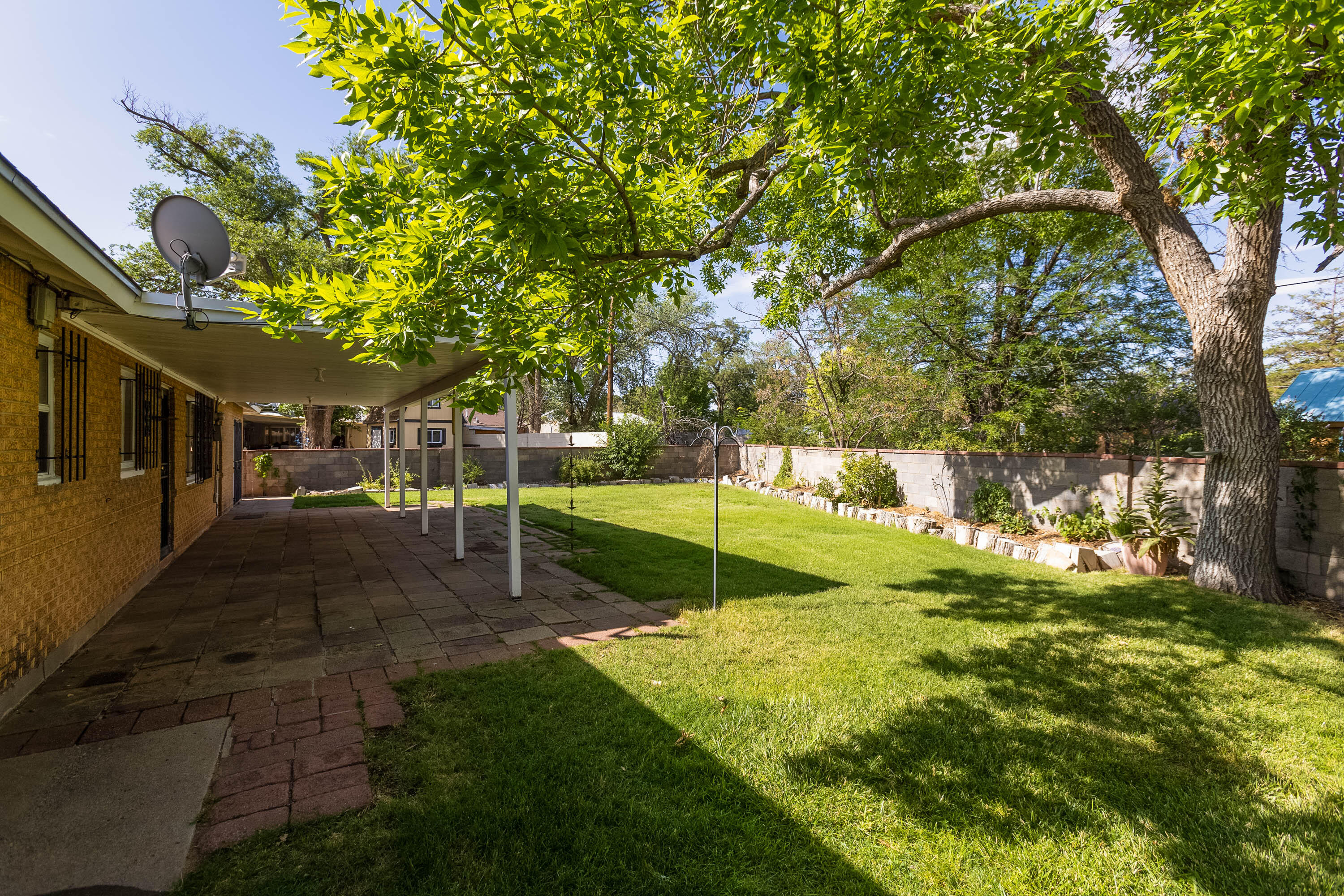 1915 Valencia Drive NE