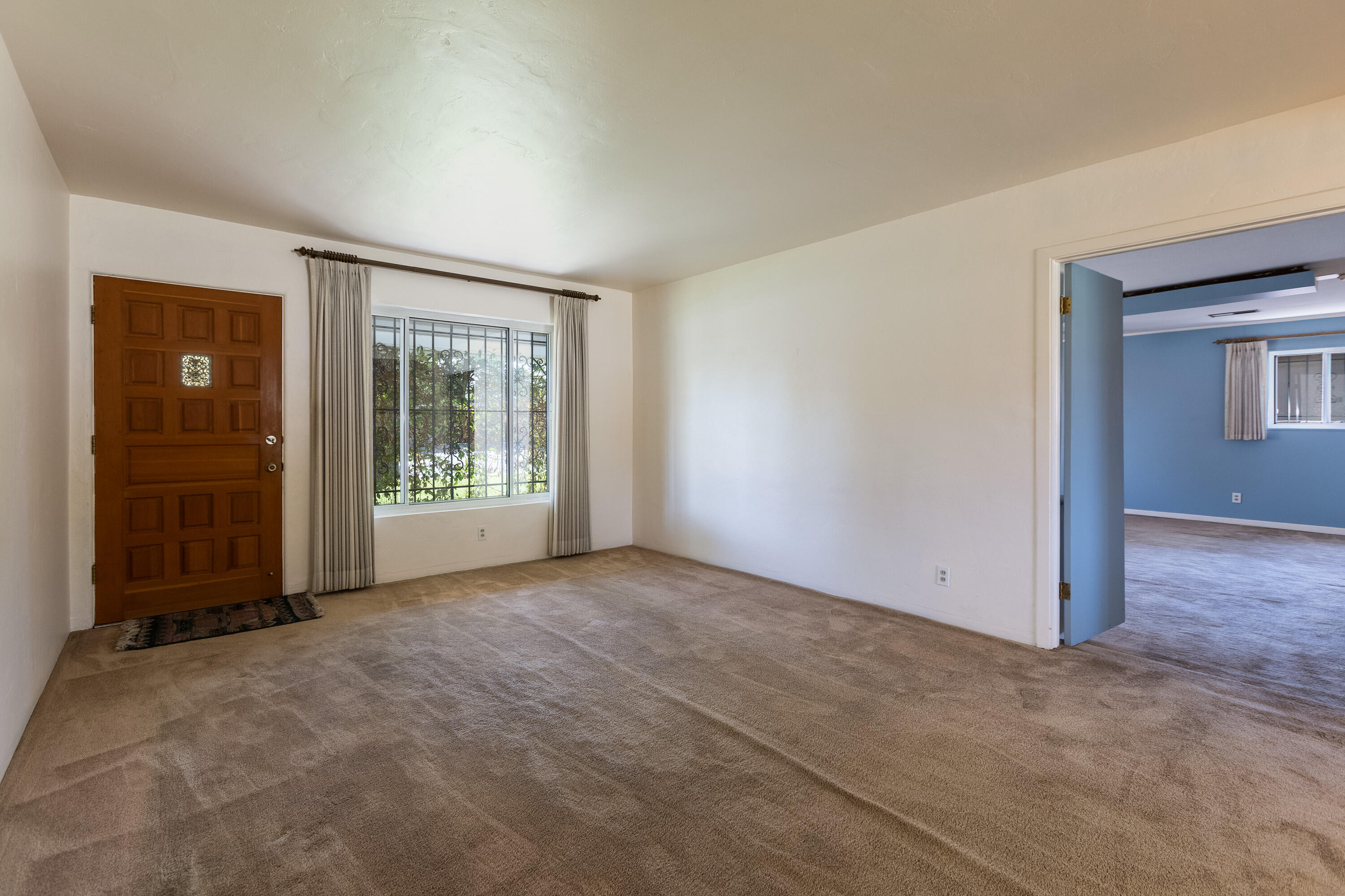 1915 Valencia Drive NE