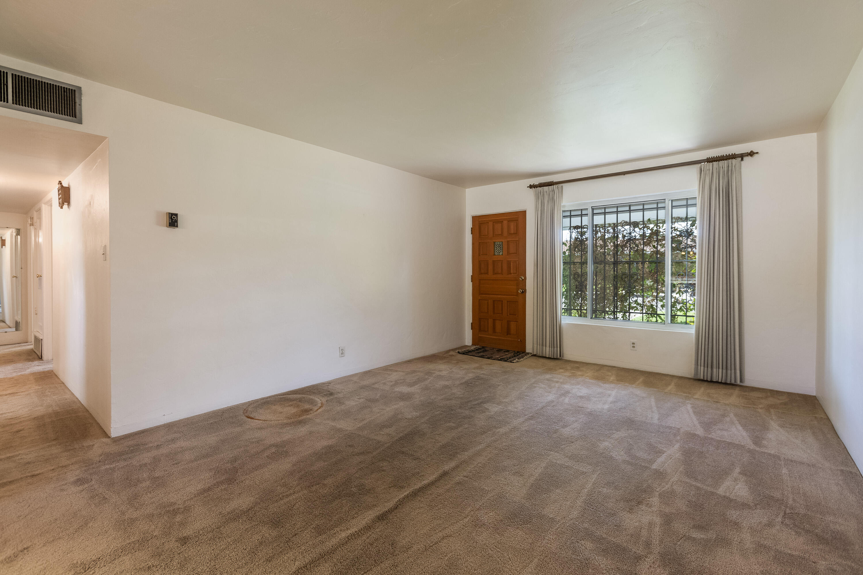 1915 Valencia Drive NE