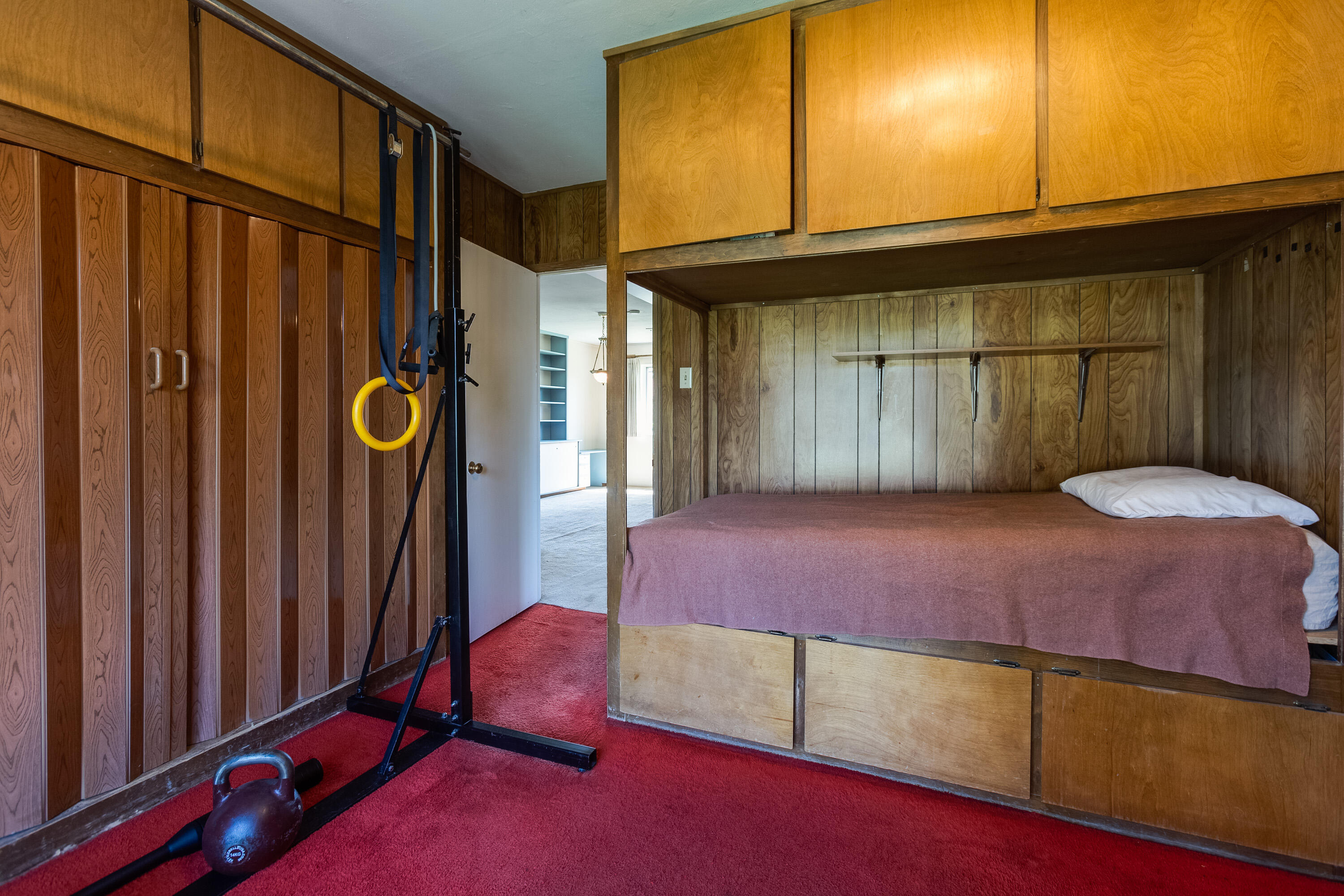 1915 Valencia Drive NE