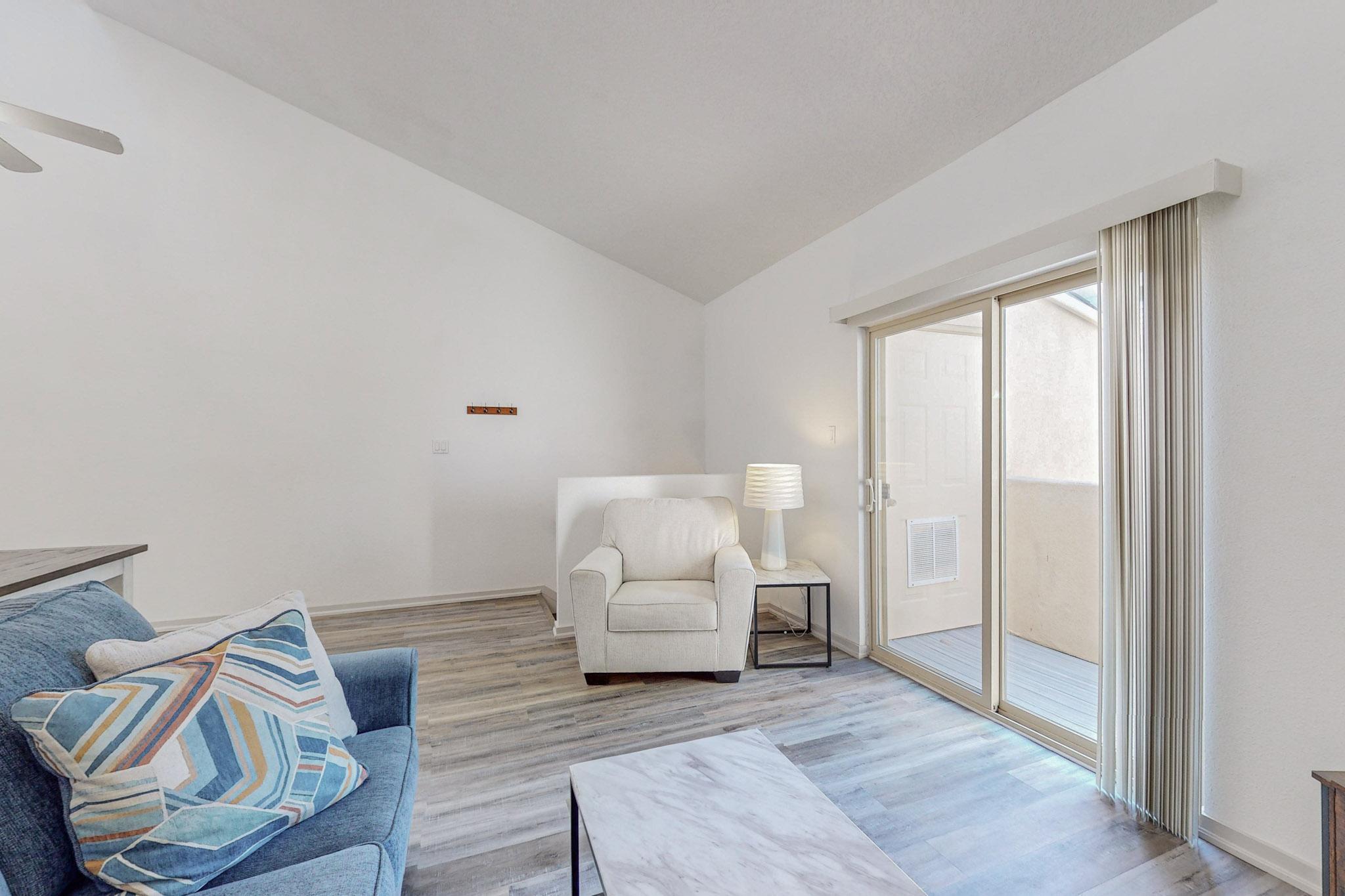 13158 Candelaria Road NE