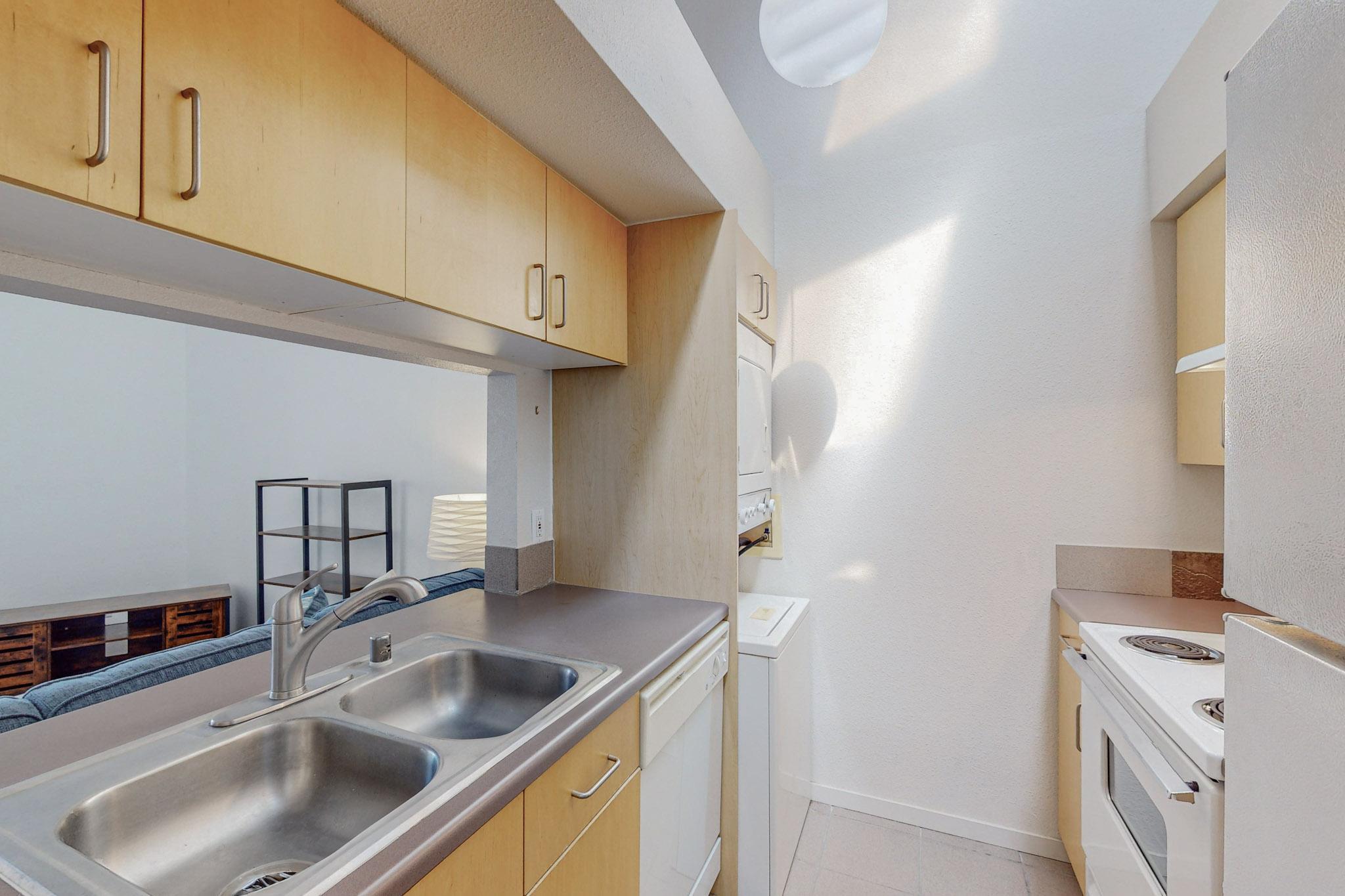 13158 Candelaria Road NE