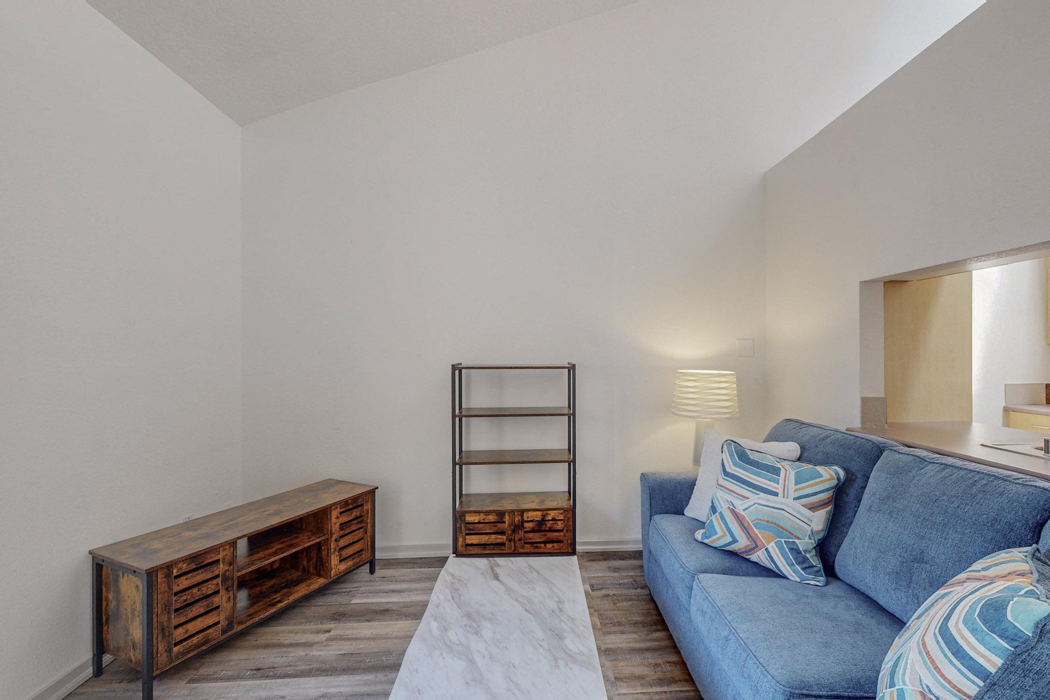 13158 Candelaria Road NE