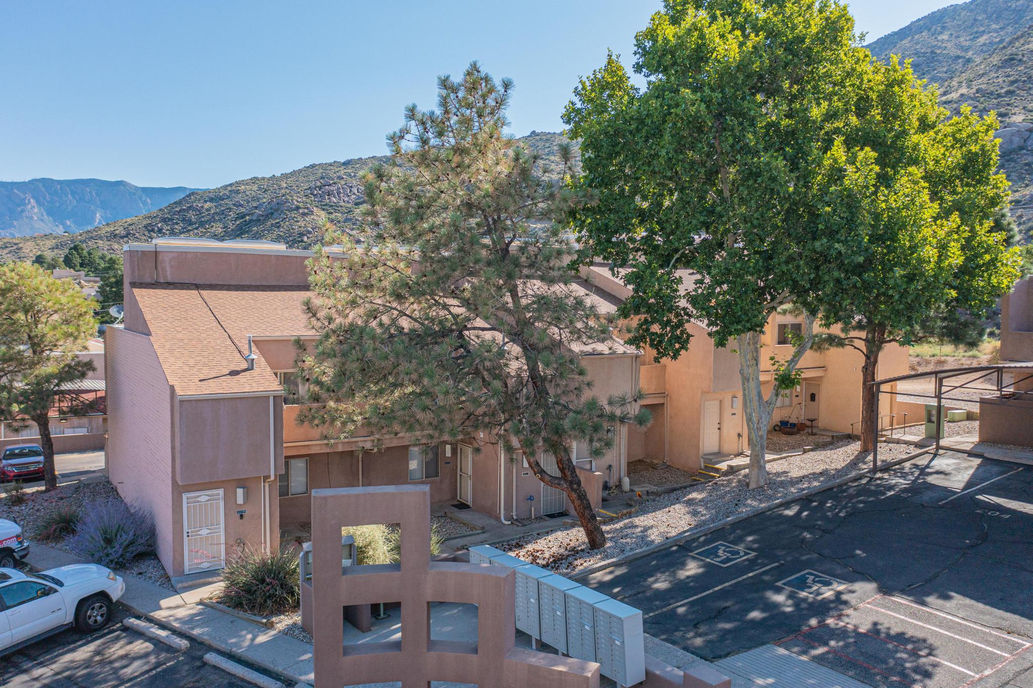 13158 Candelaria Road NE