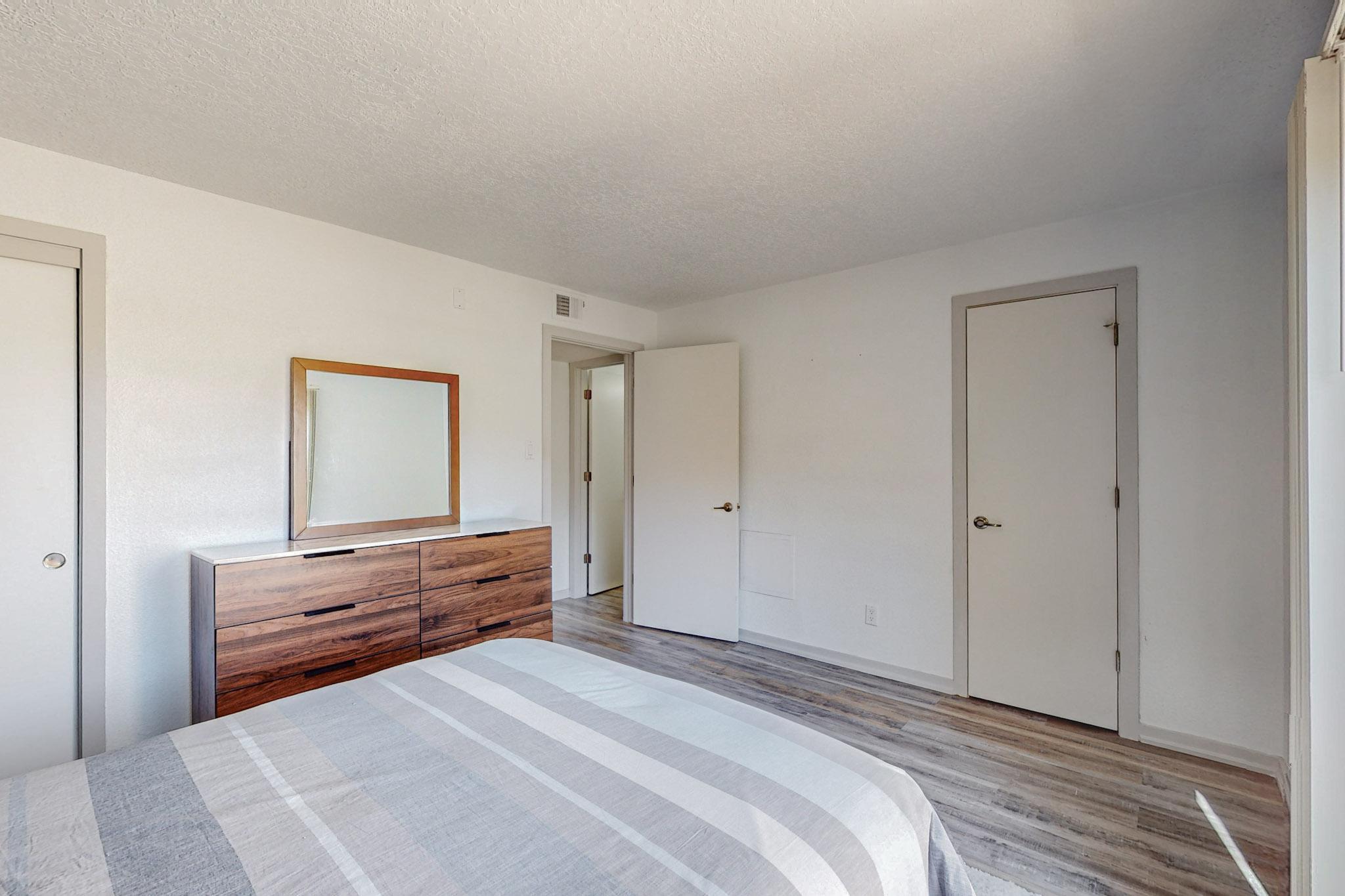 13158 Candelaria Road NE