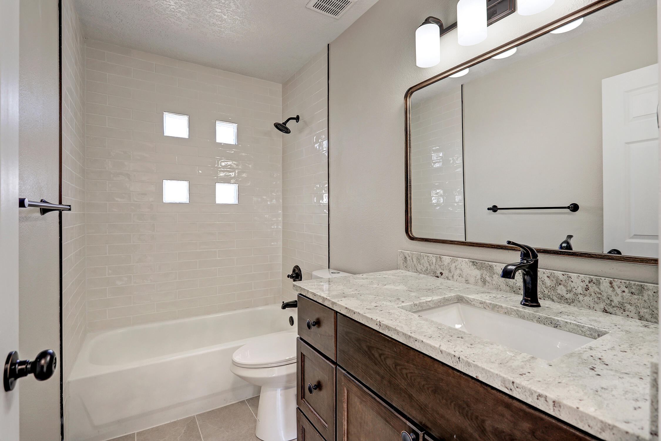 6020 Pyrenees Court NW