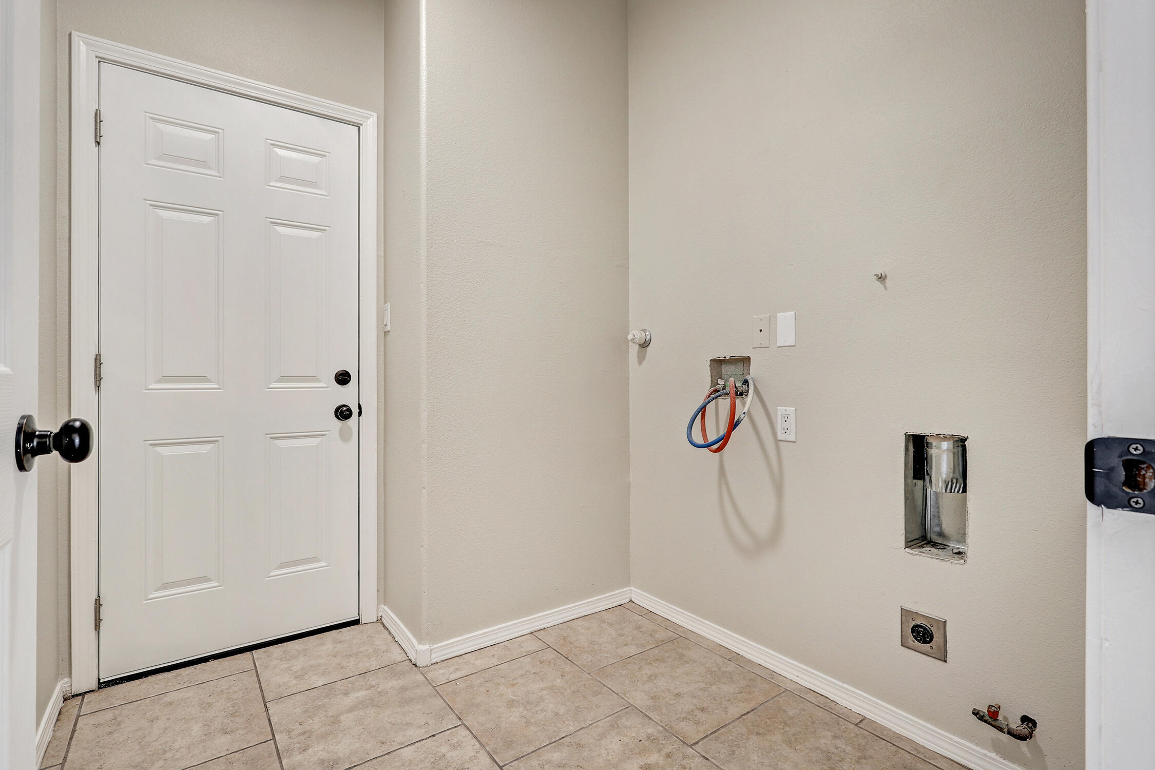 6020 Pyrenees Court NW