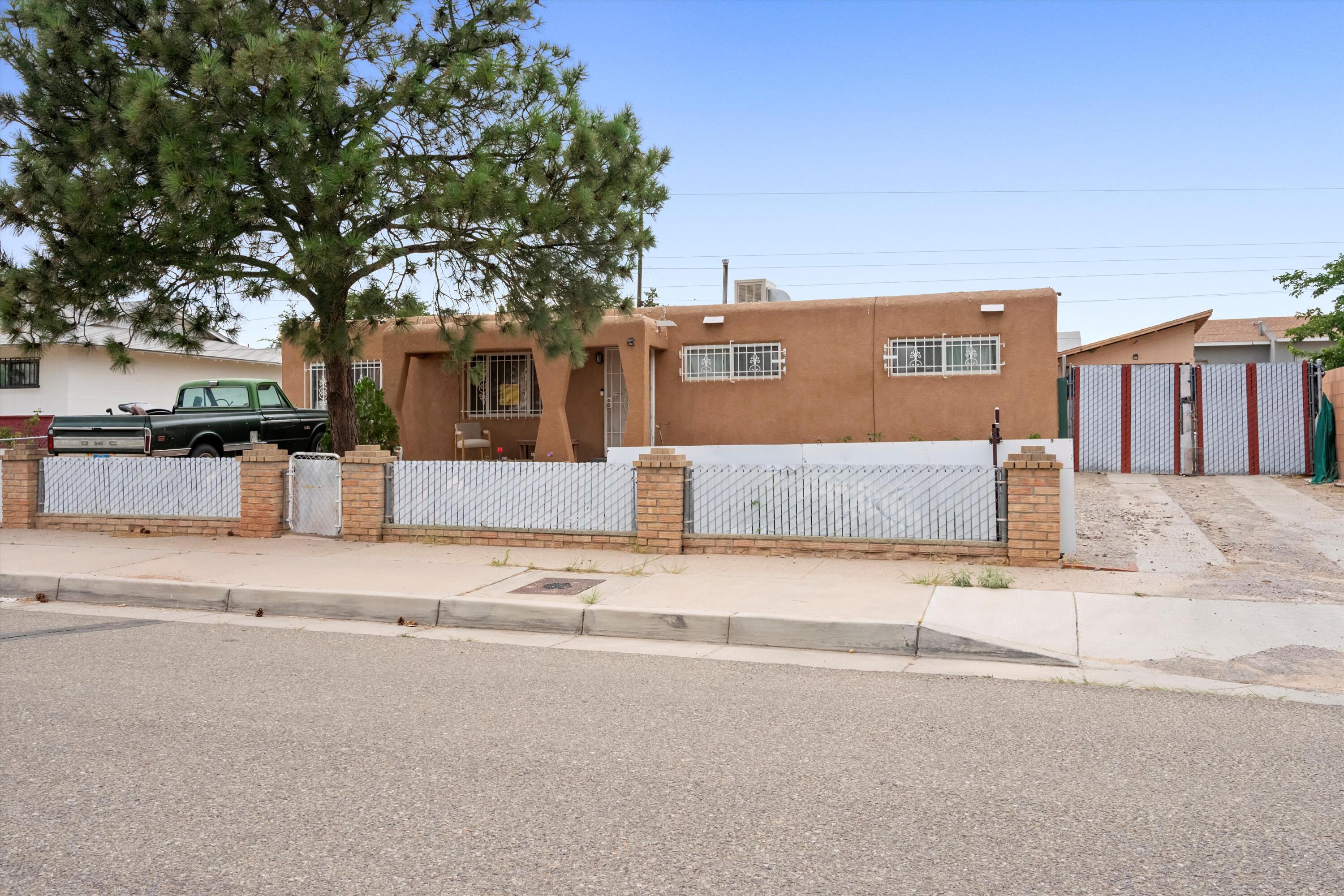 1409 Elfego Baca Drive SW