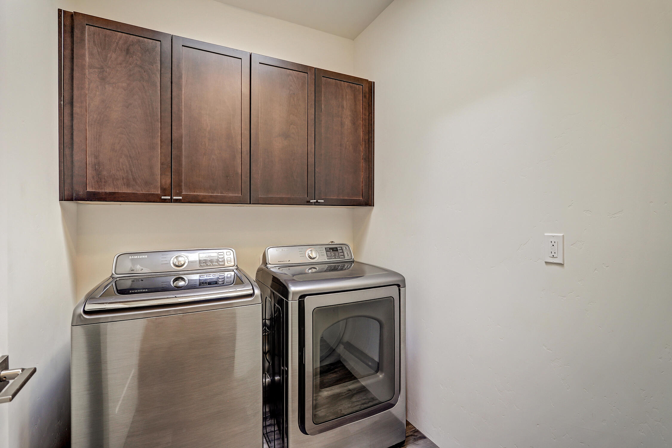 5932 Mafraq Avenue NW