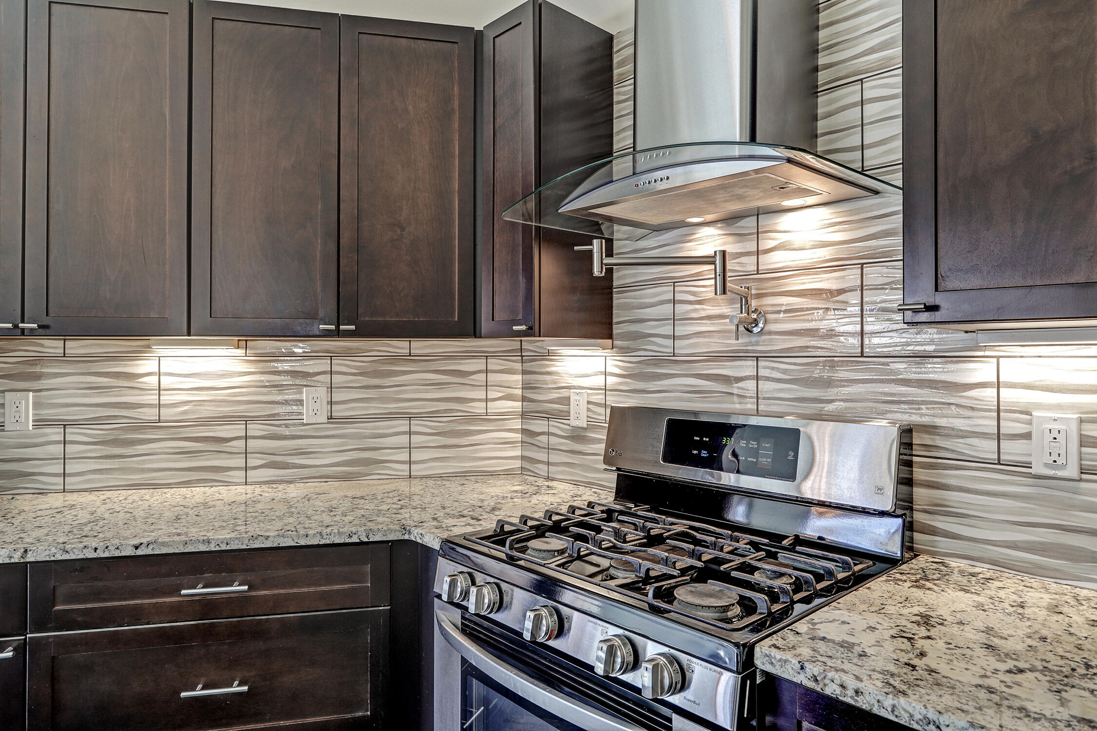 5932 Mafraq Avenue NW