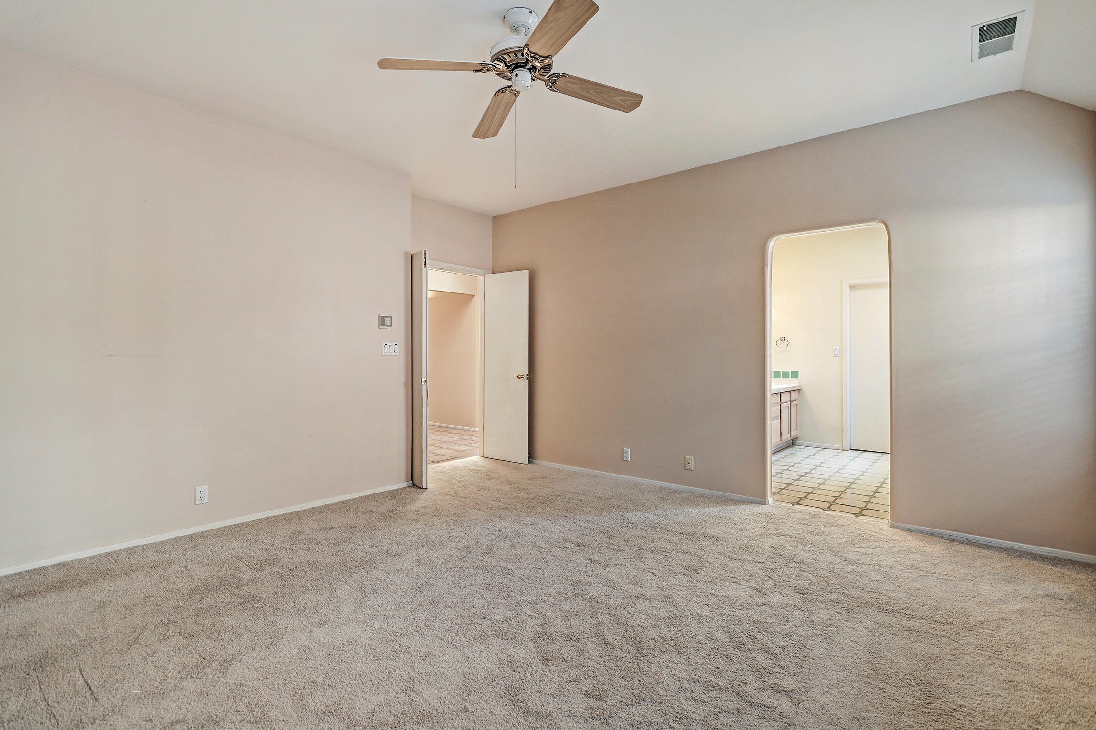 7625 Maplewood Drive NW