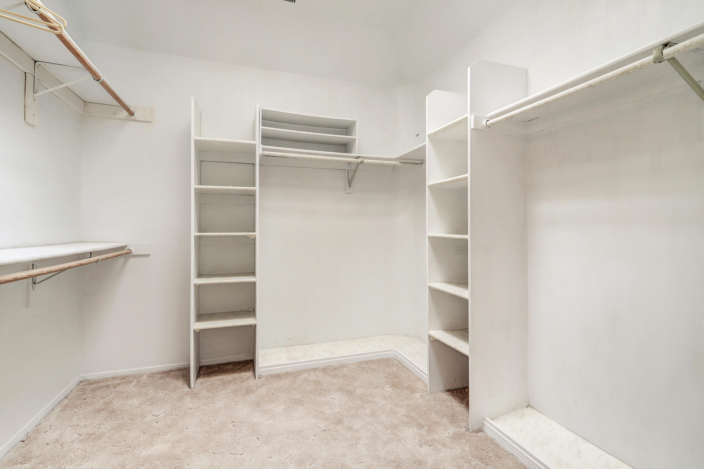 7625 Maplewood Drive NW