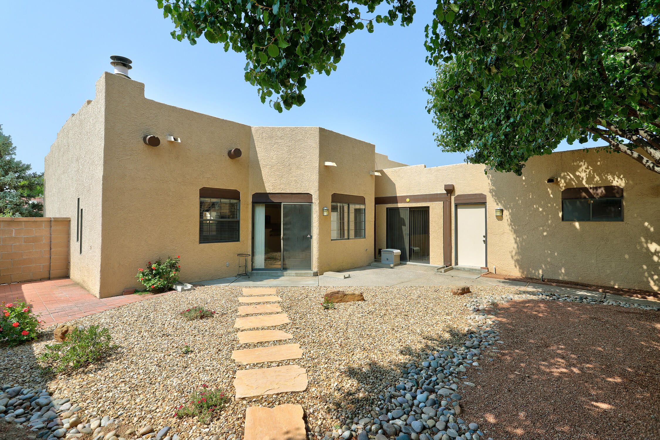 7625 Maplewood Drive NW