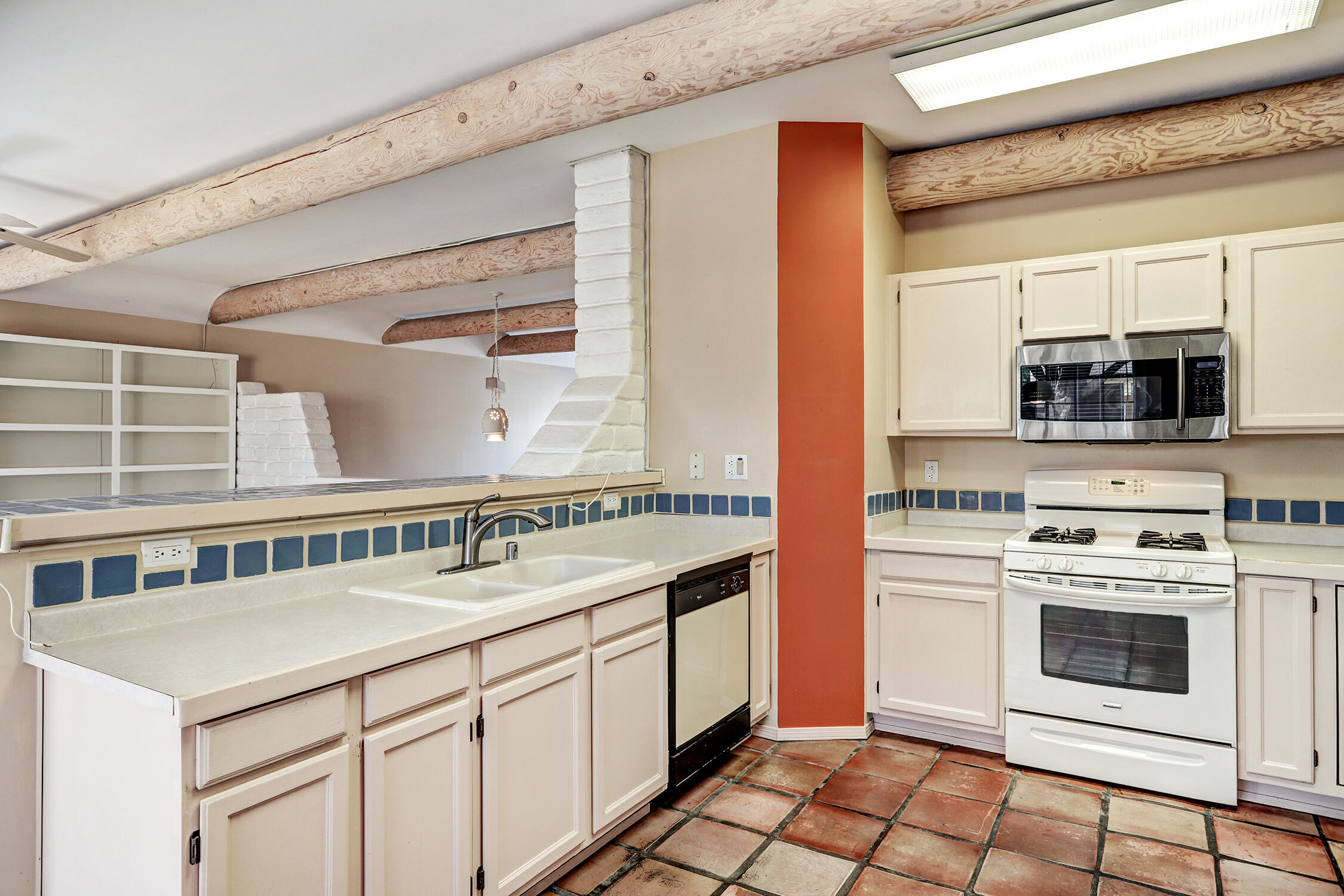 7625 Maplewood Drive NW