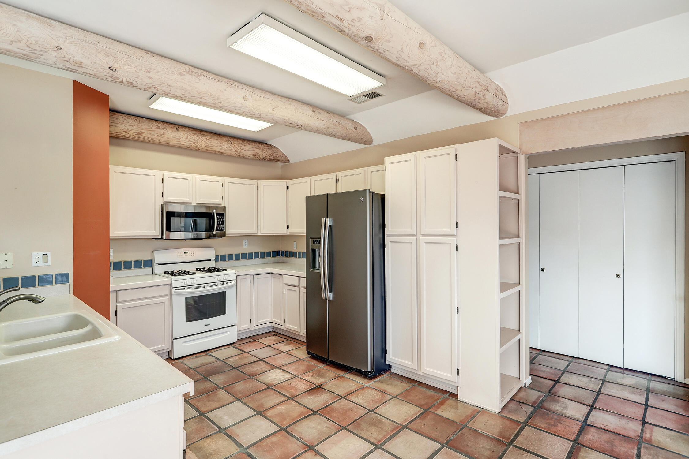 7625 Maplewood Drive NW