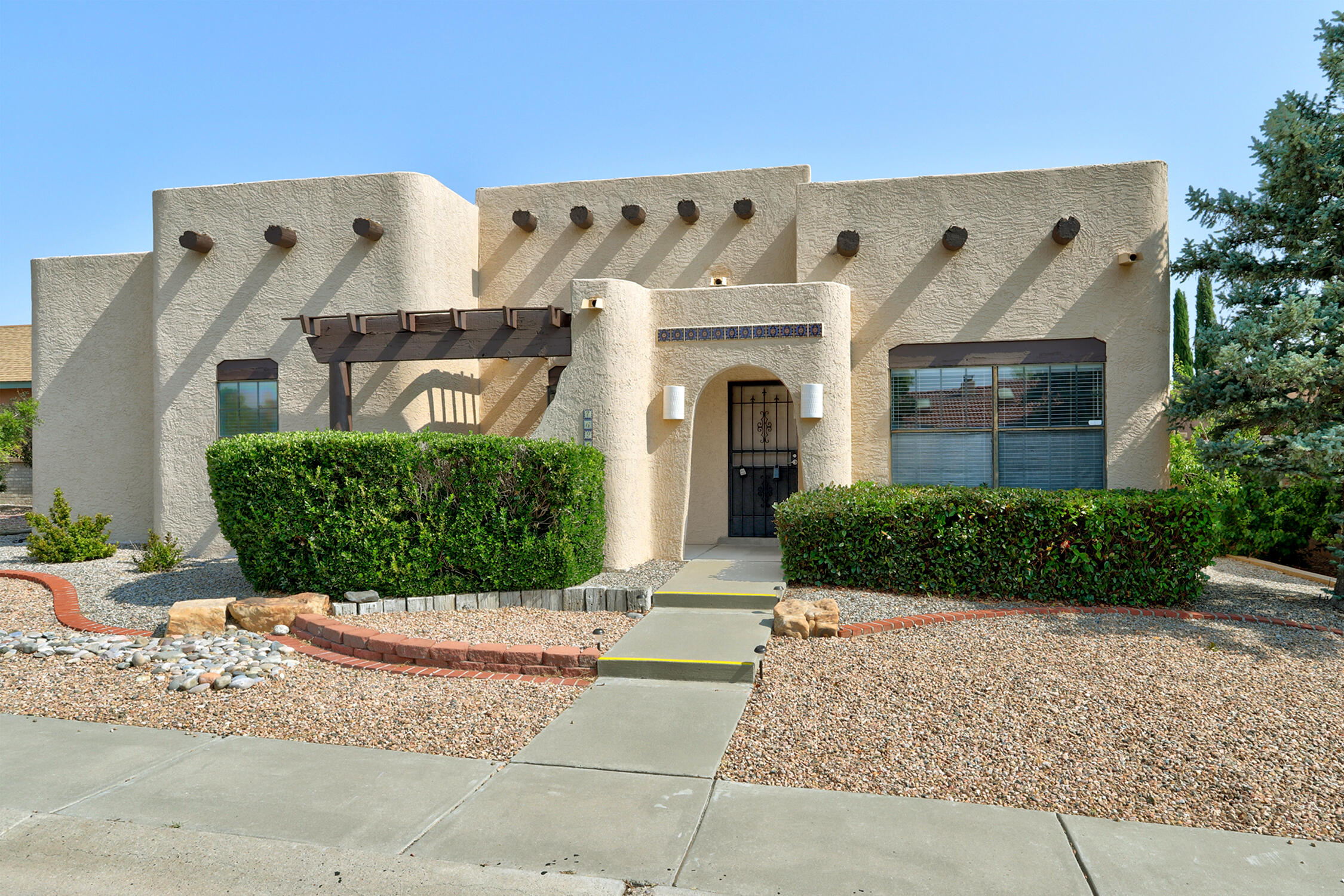 7625 Maplewood Drive NW