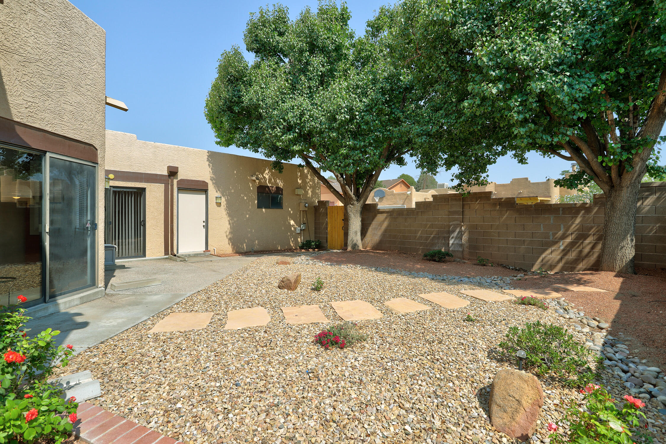 7625 Maplewood Drive NW