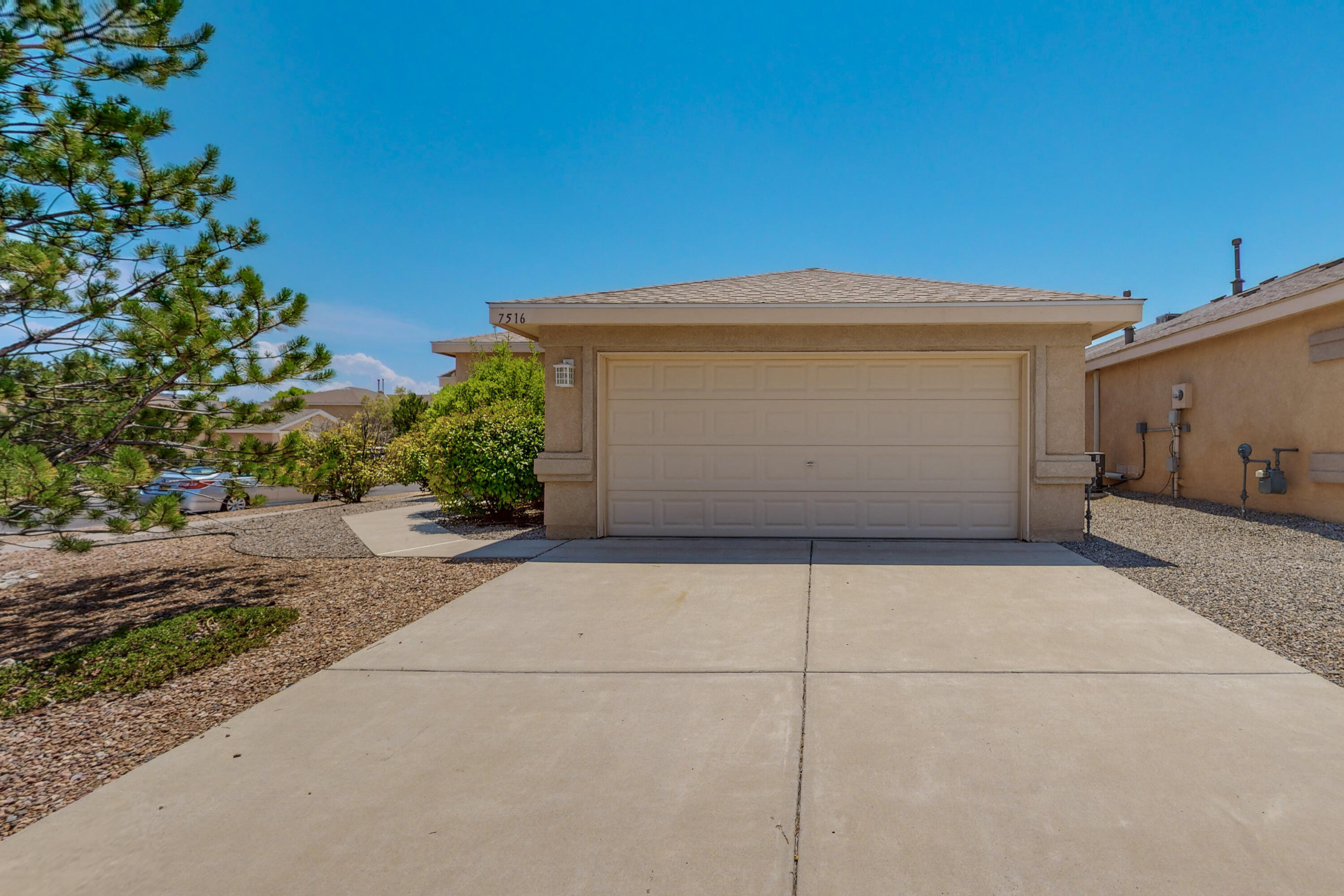 7516 Goshawk Avenue NW